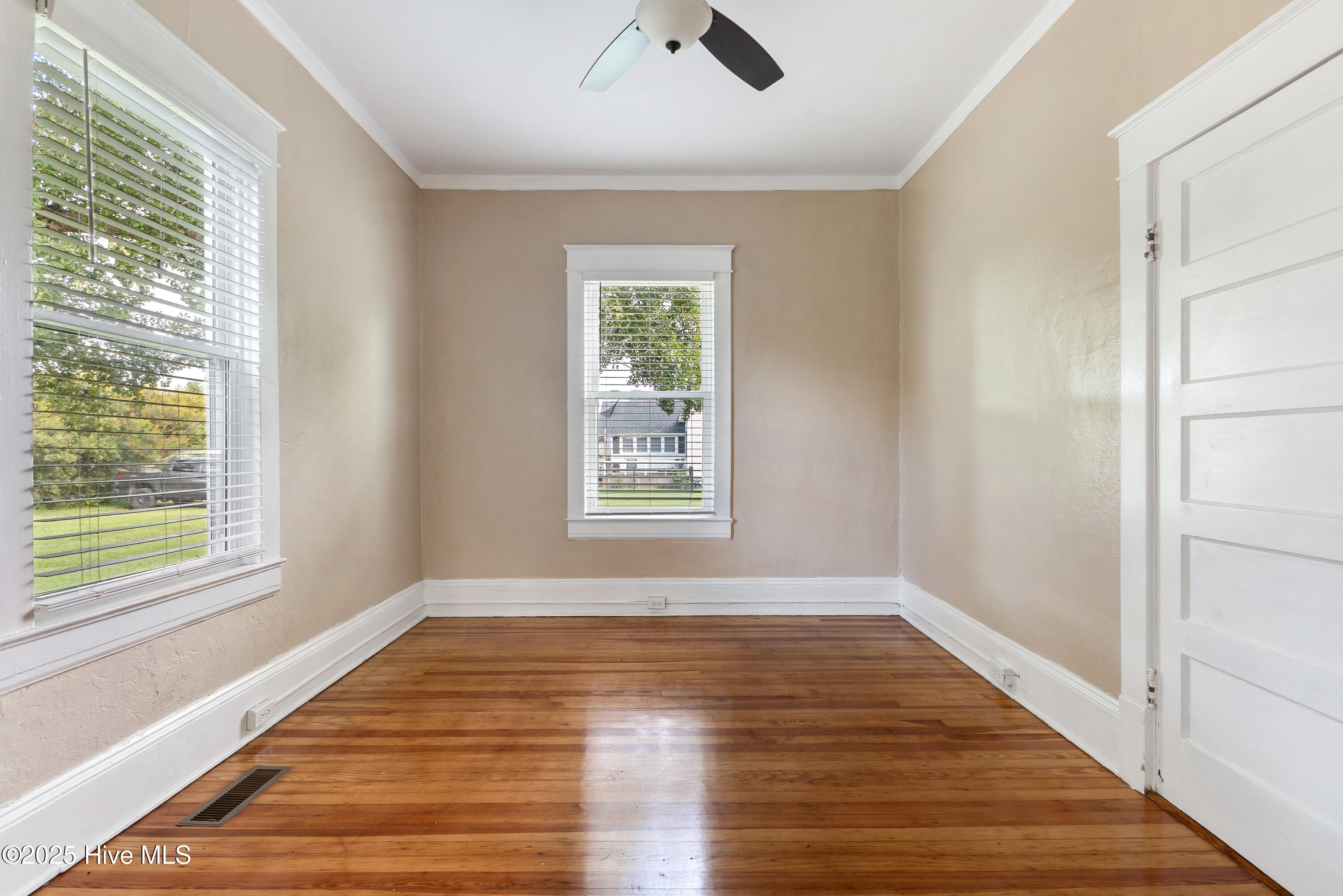 3902 W Wilson Street Property Photo 11