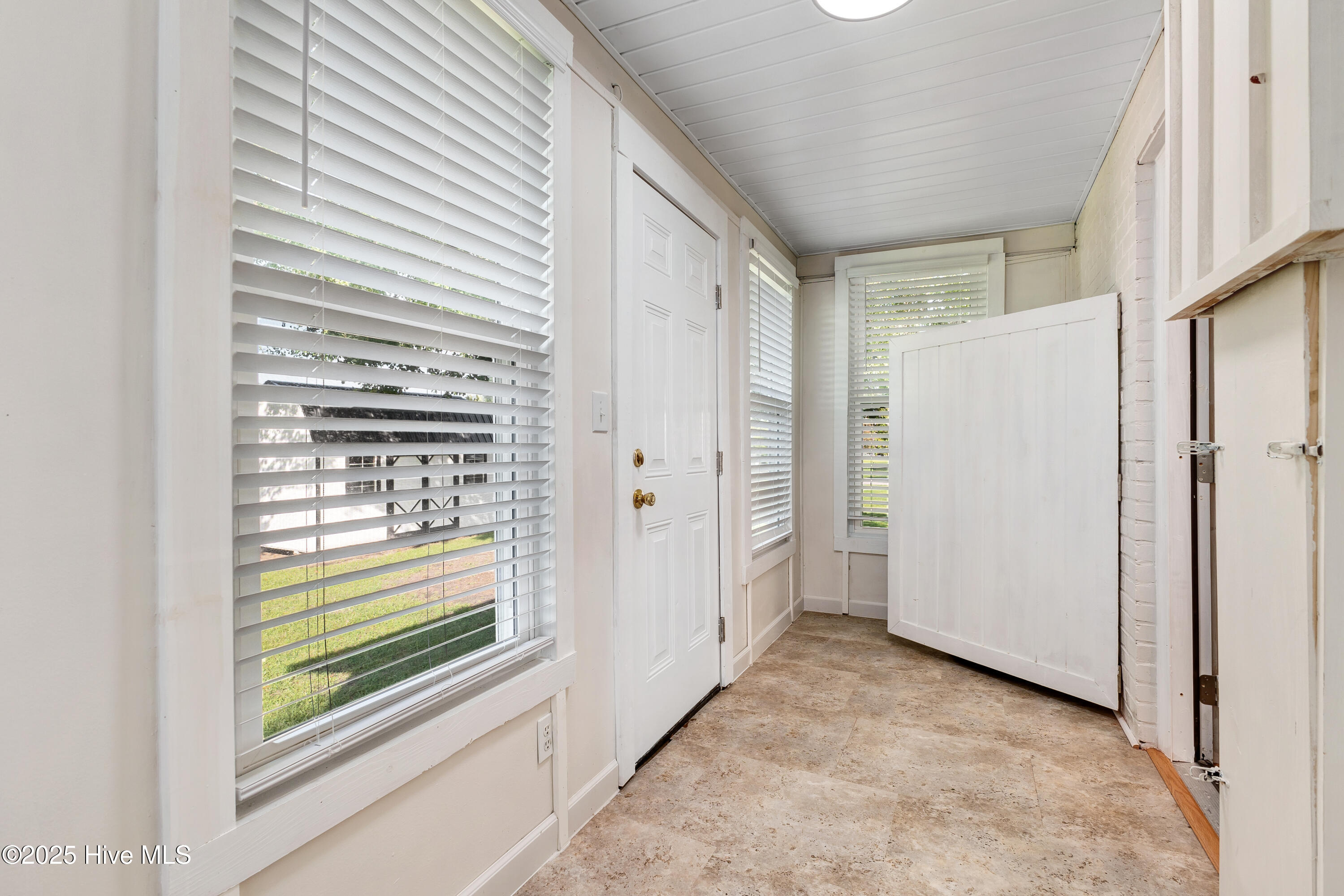 3902 W Wilson Street Property Photo 18
