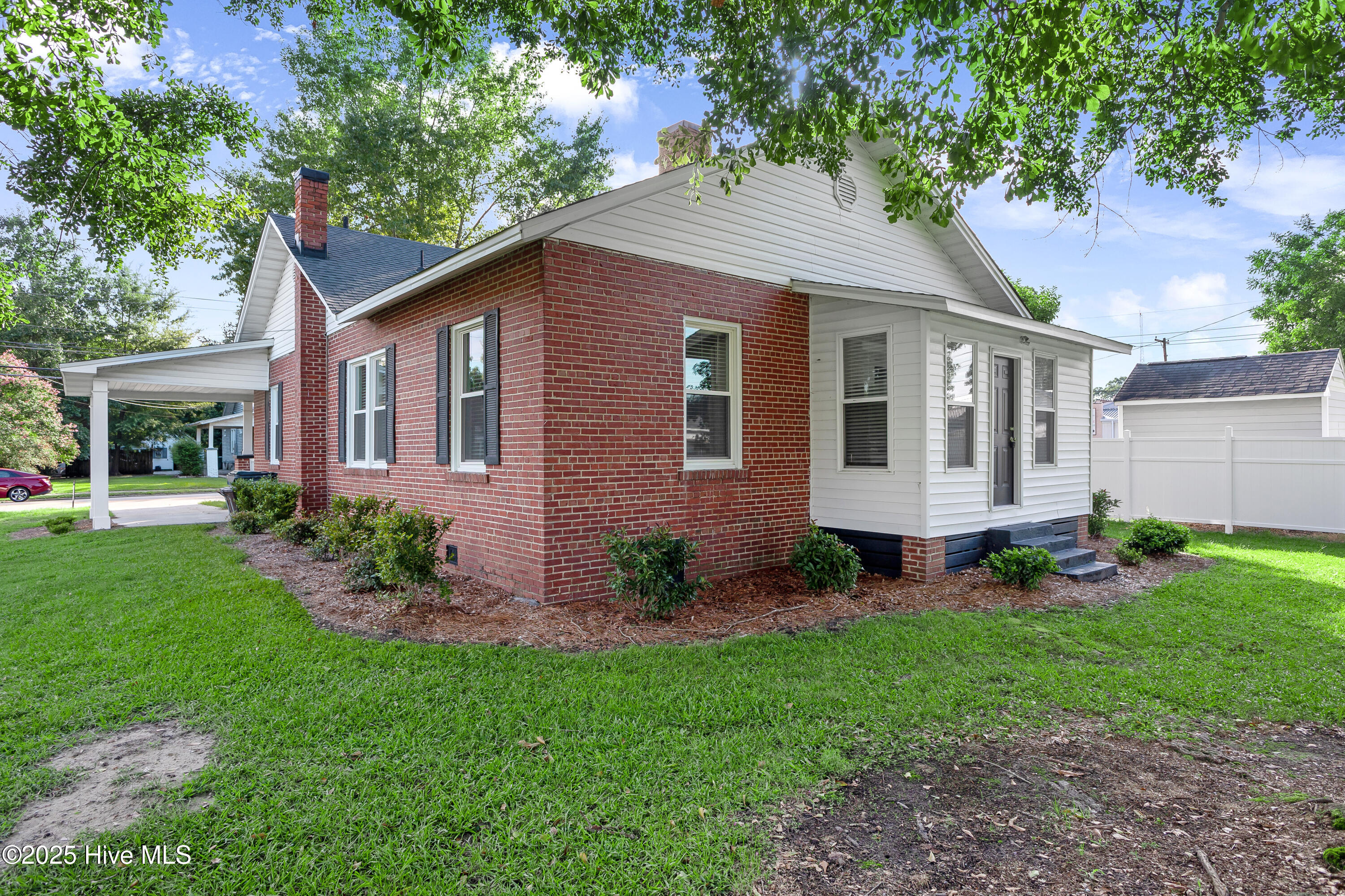 3902 W Wilson Street Property Photo 24