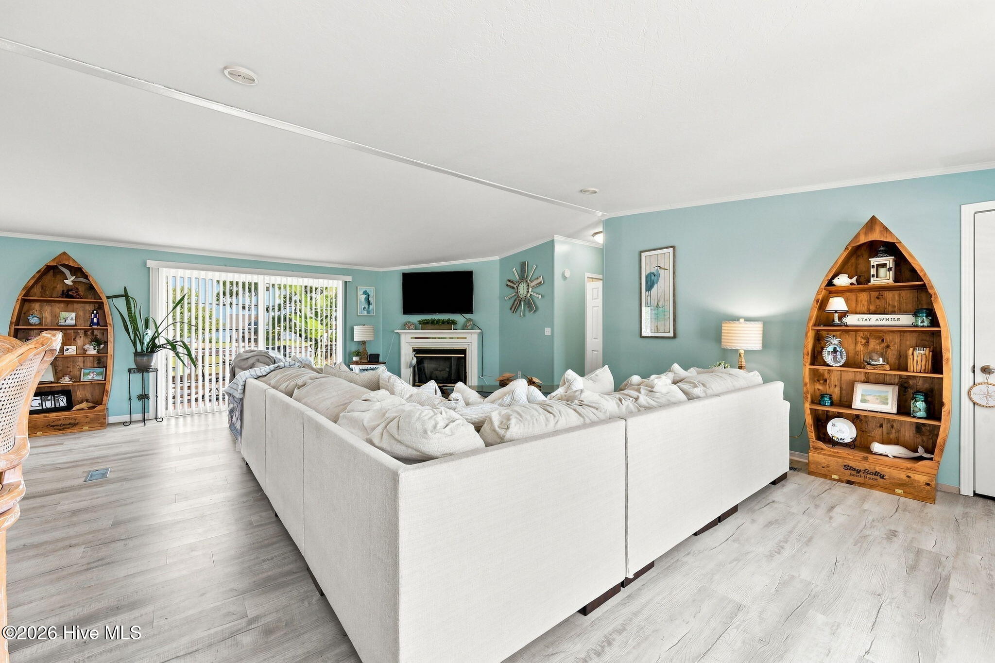 211 D Drive Property Photo 4