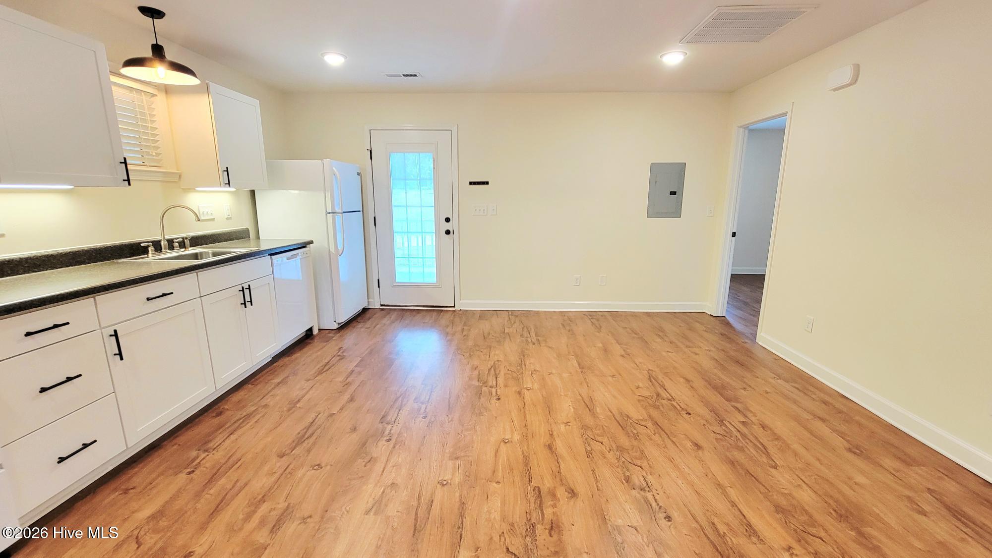 5006 Pine Needle Drive A Property Photo 4