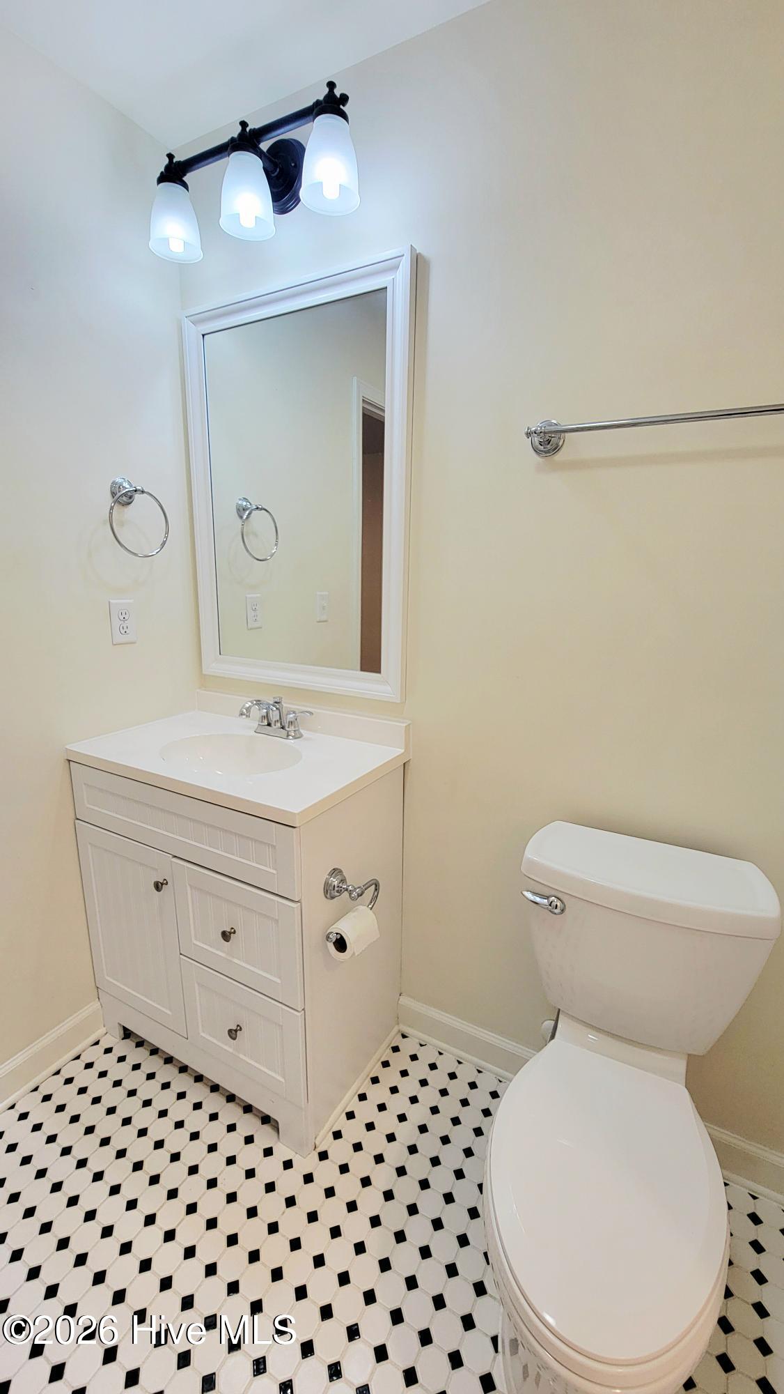 5006 Pine Needle Drive A Property Photo 9