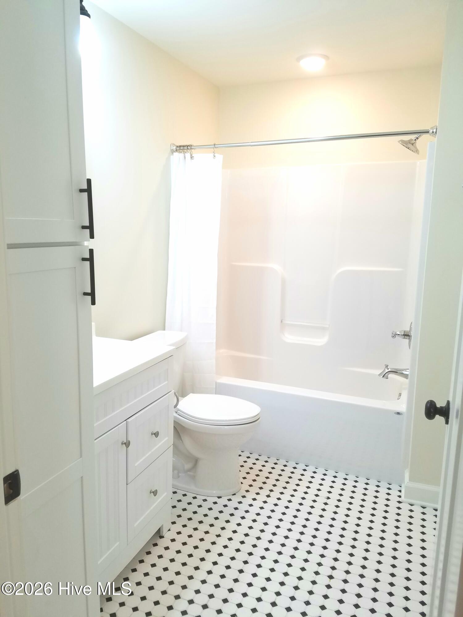 5006 Pine Needle Drive A Property Photo 11