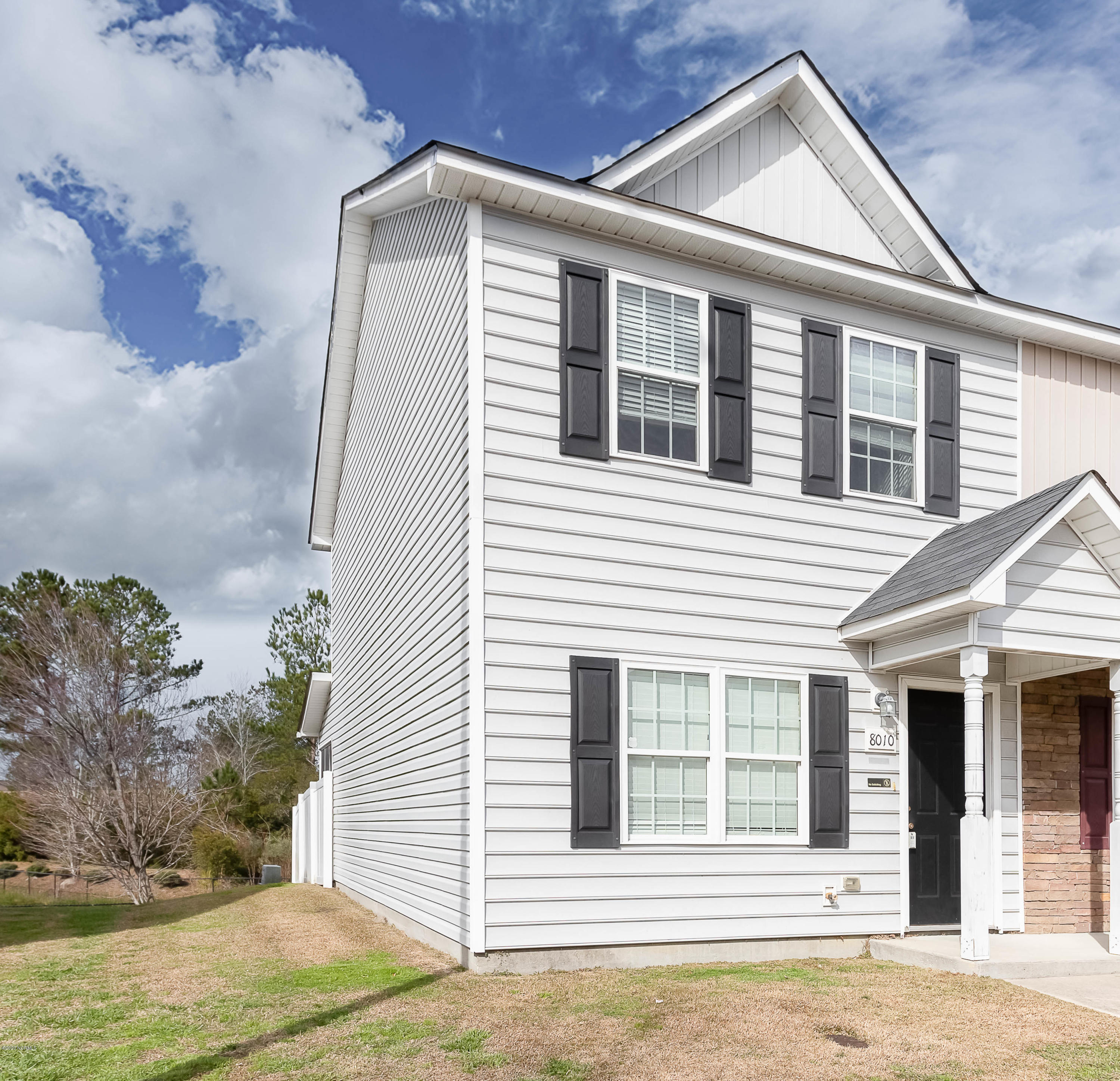 8010 Banister Loop Property Photo 2