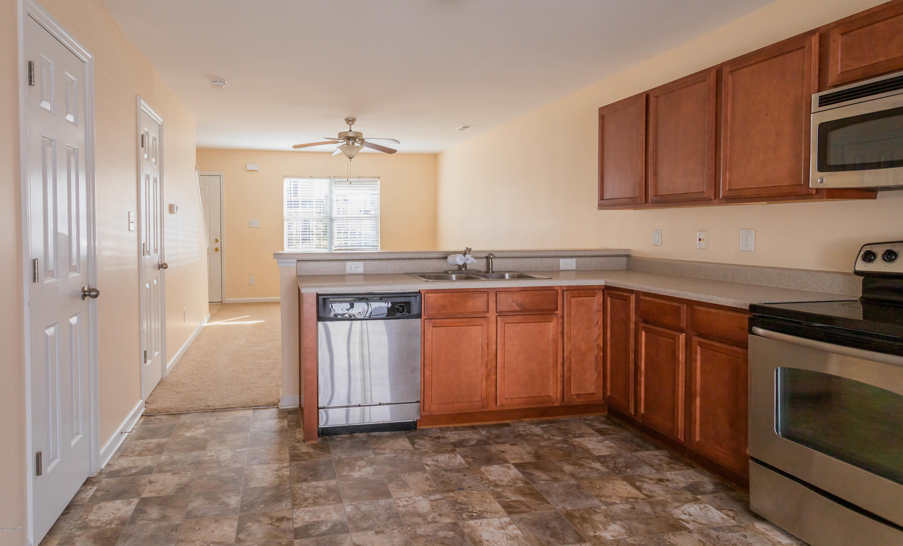 8010 Banister Loop Property Photo 8