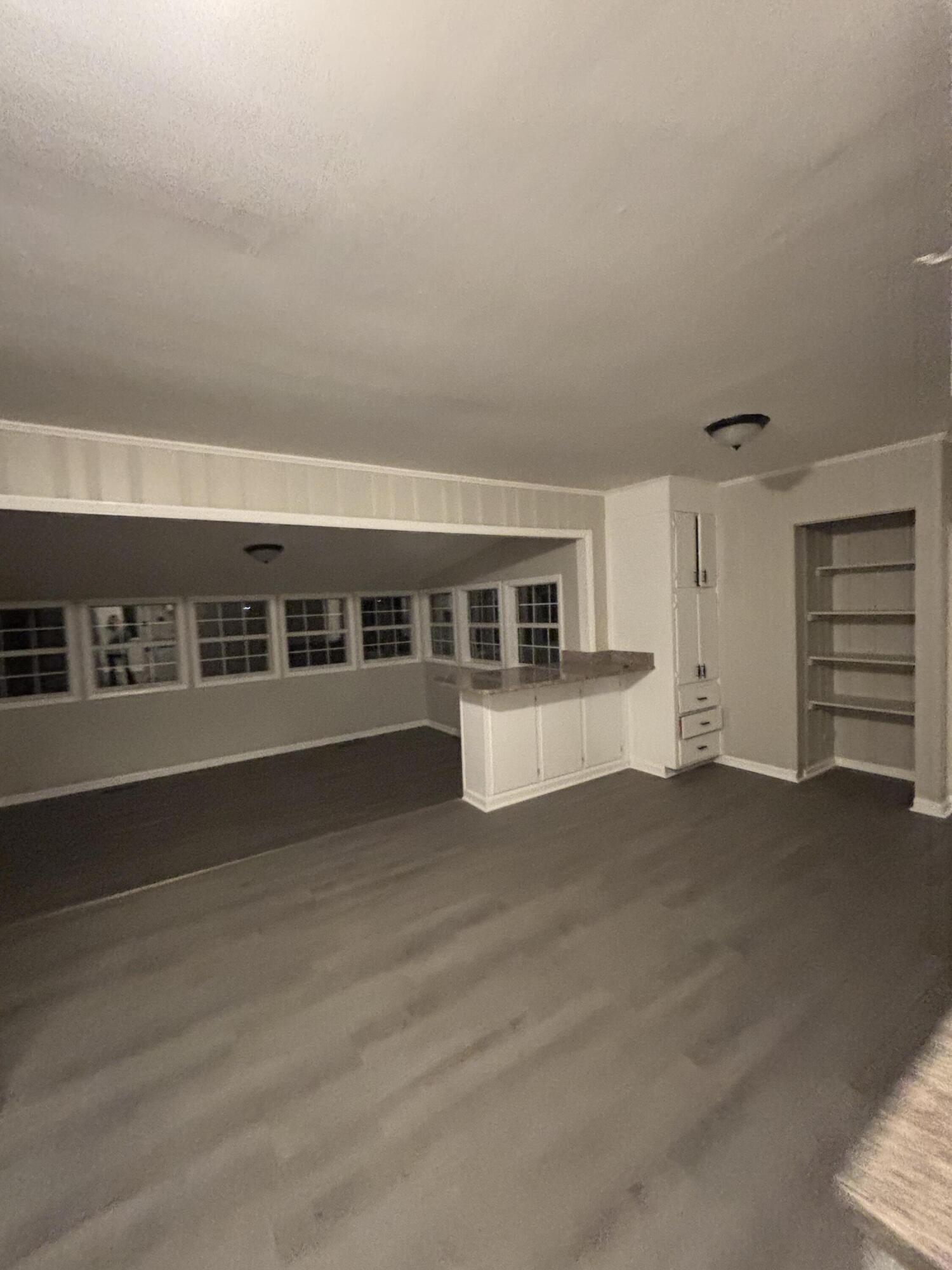 2458 Leslie Circle Property Photo 2