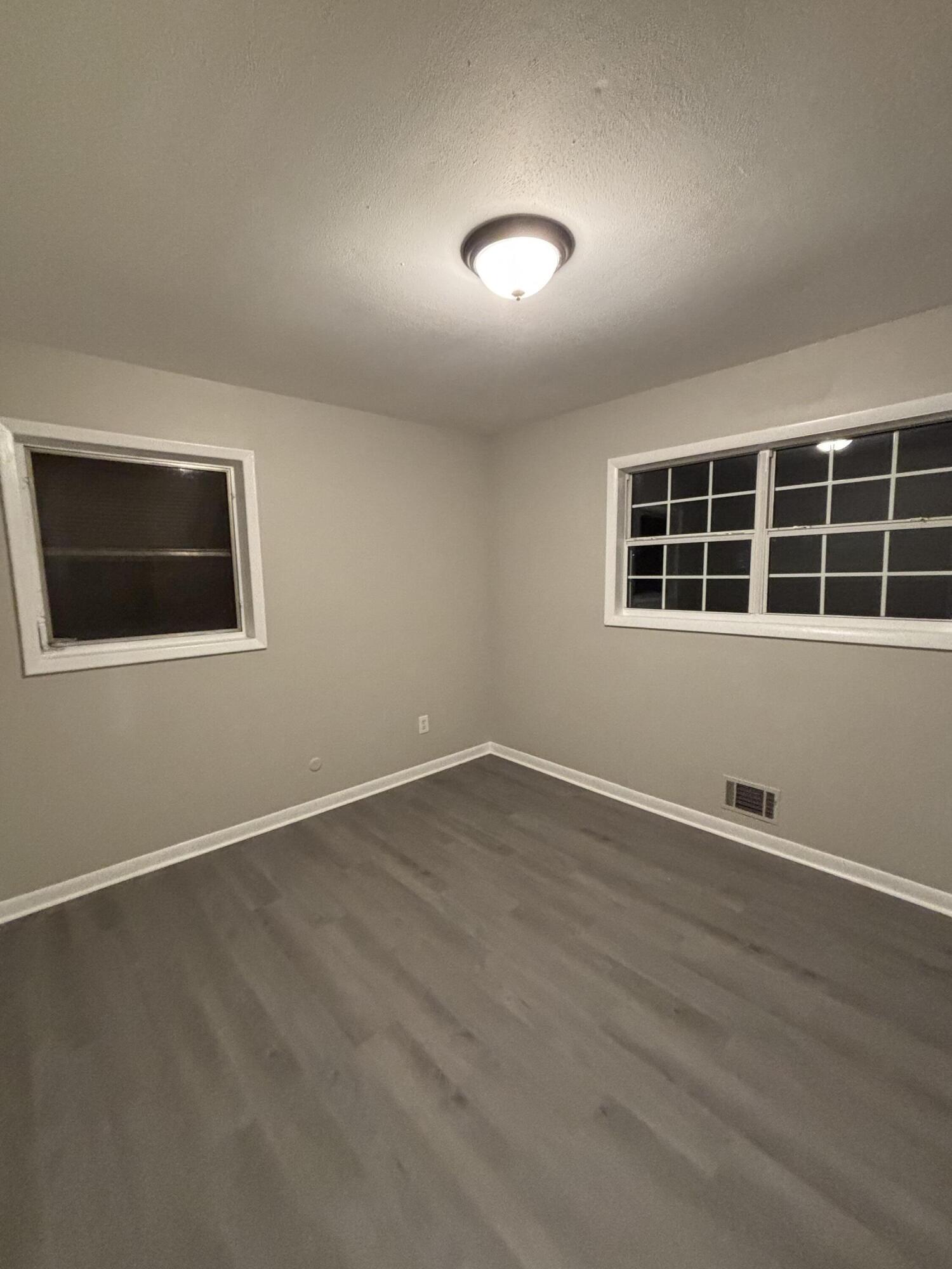 2458 Leslie Circle Property Photo 8