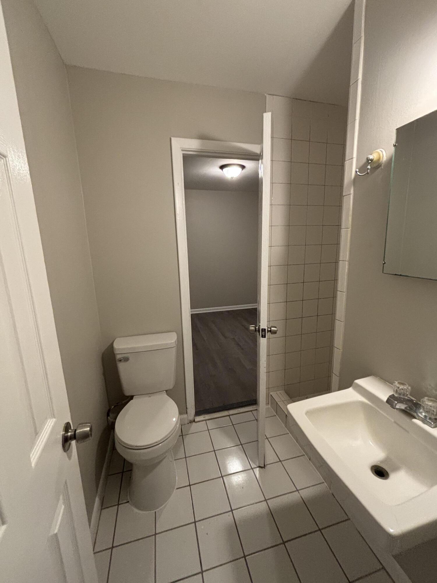 2458 Leslie Circle Property Photo 10