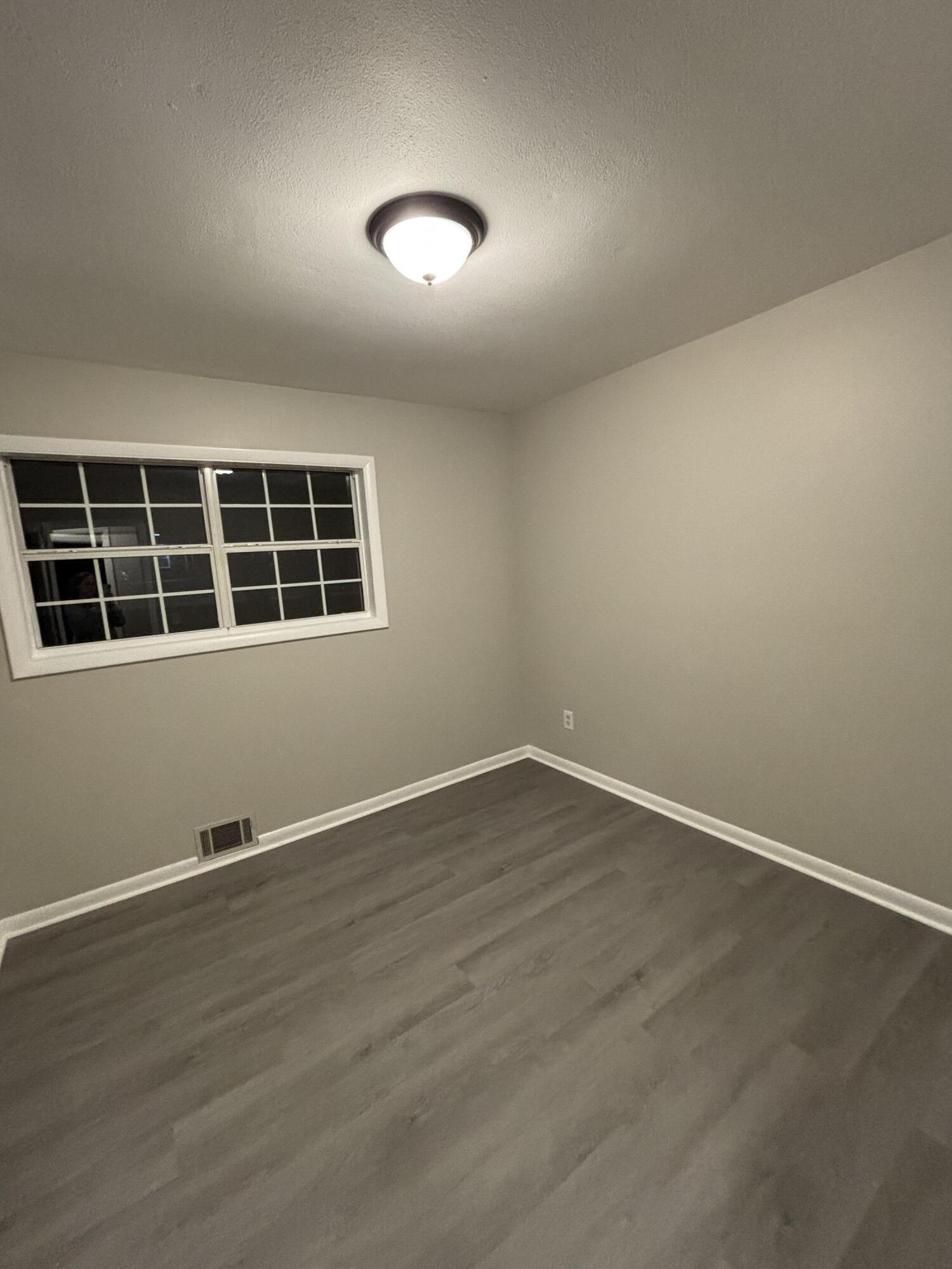 2458 Leslie Circle Property Photo 11
