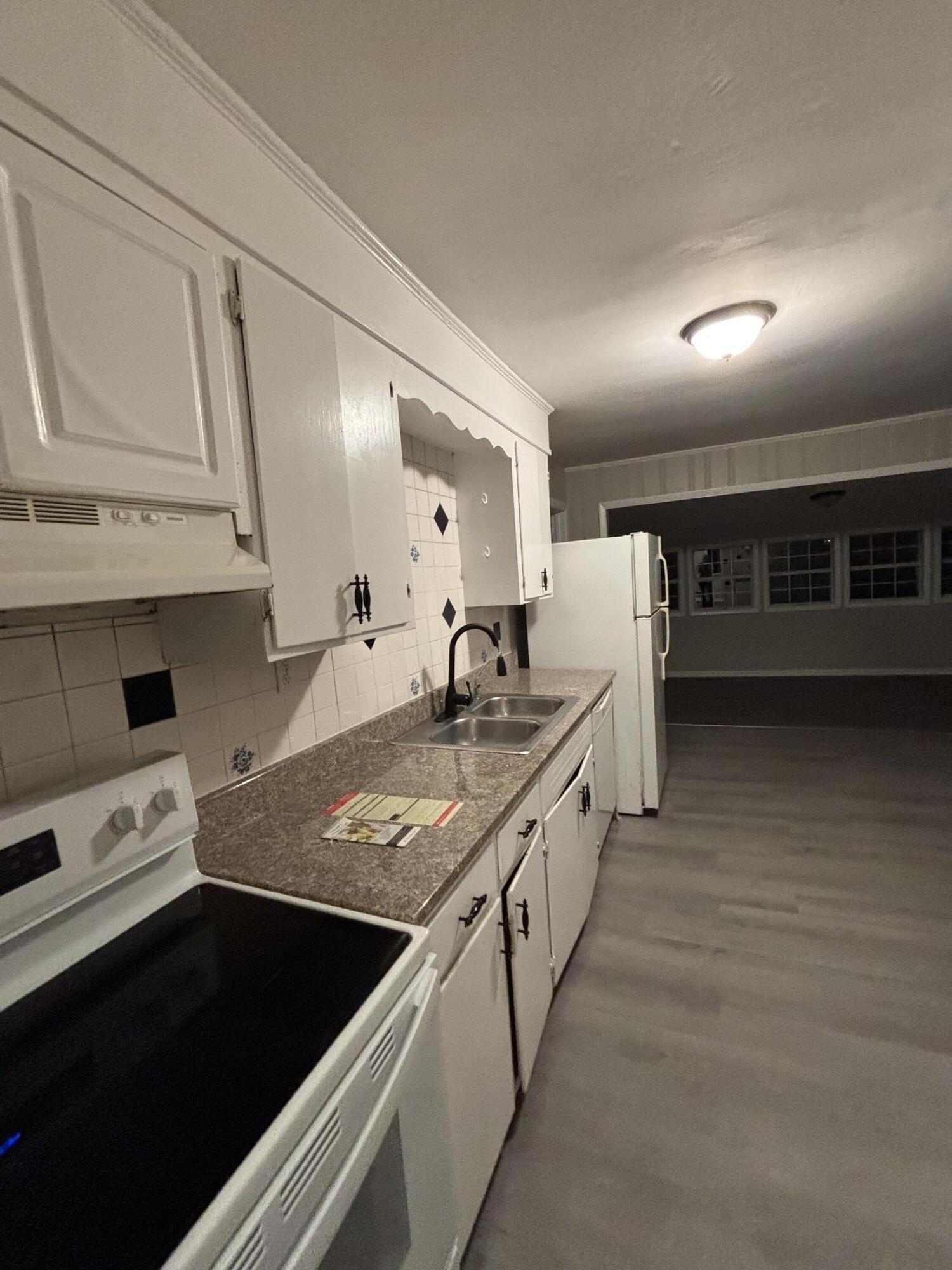 2458 Leslie Circle Property Photo 15