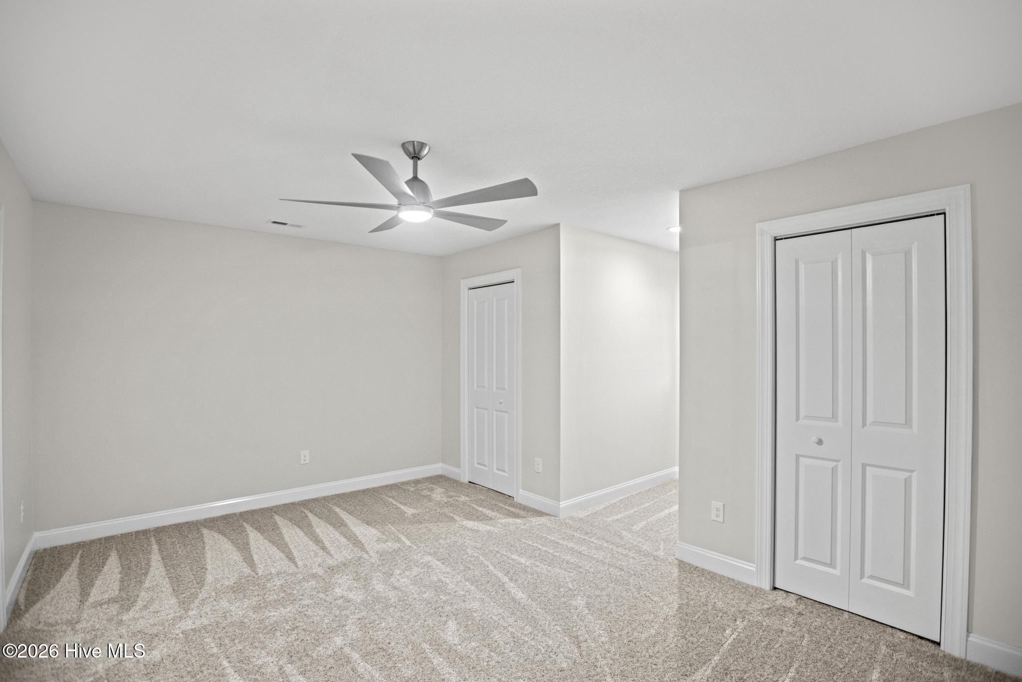 407 King Richard Court Property Photo 32