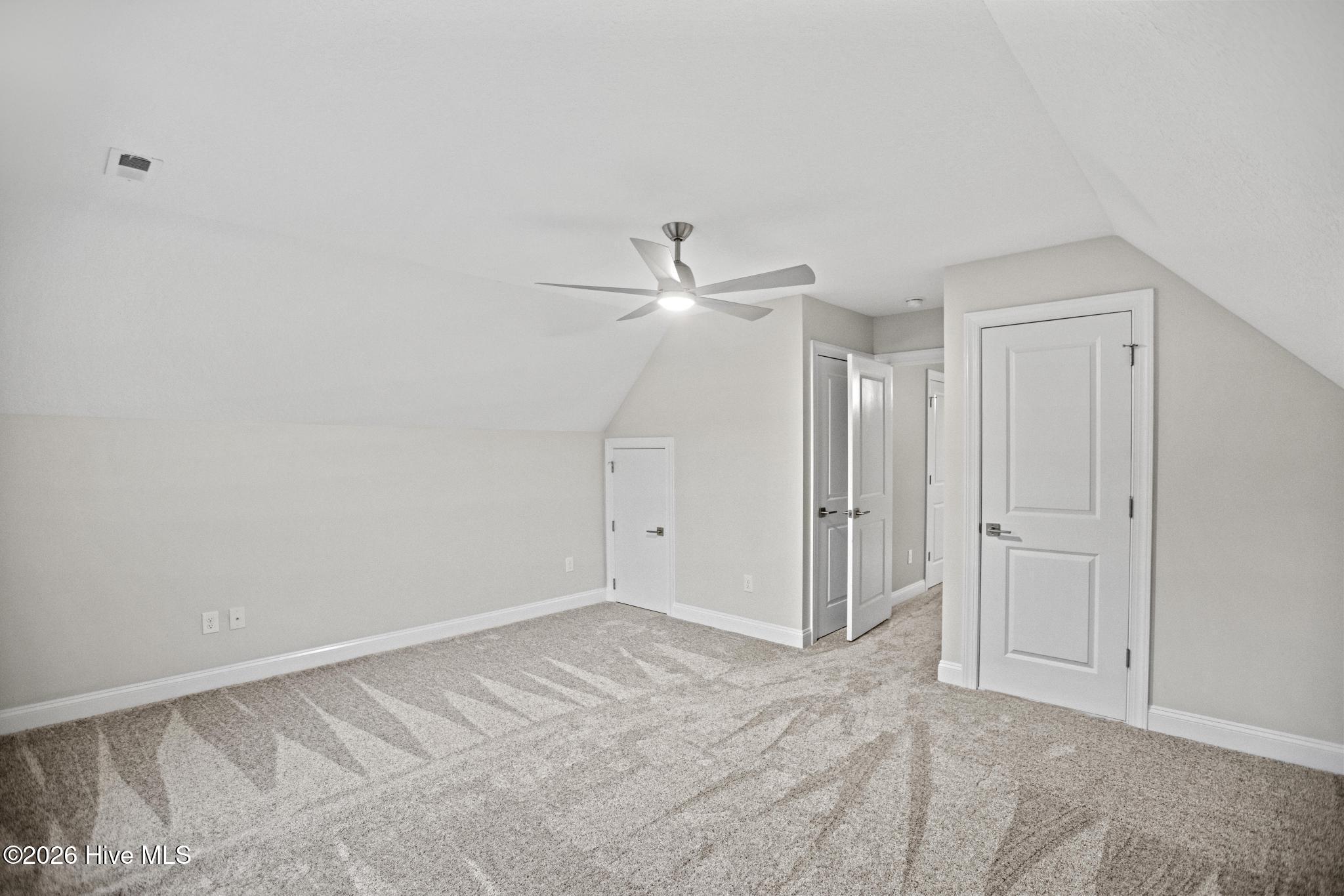 407 King Richard Court Property Photo 39