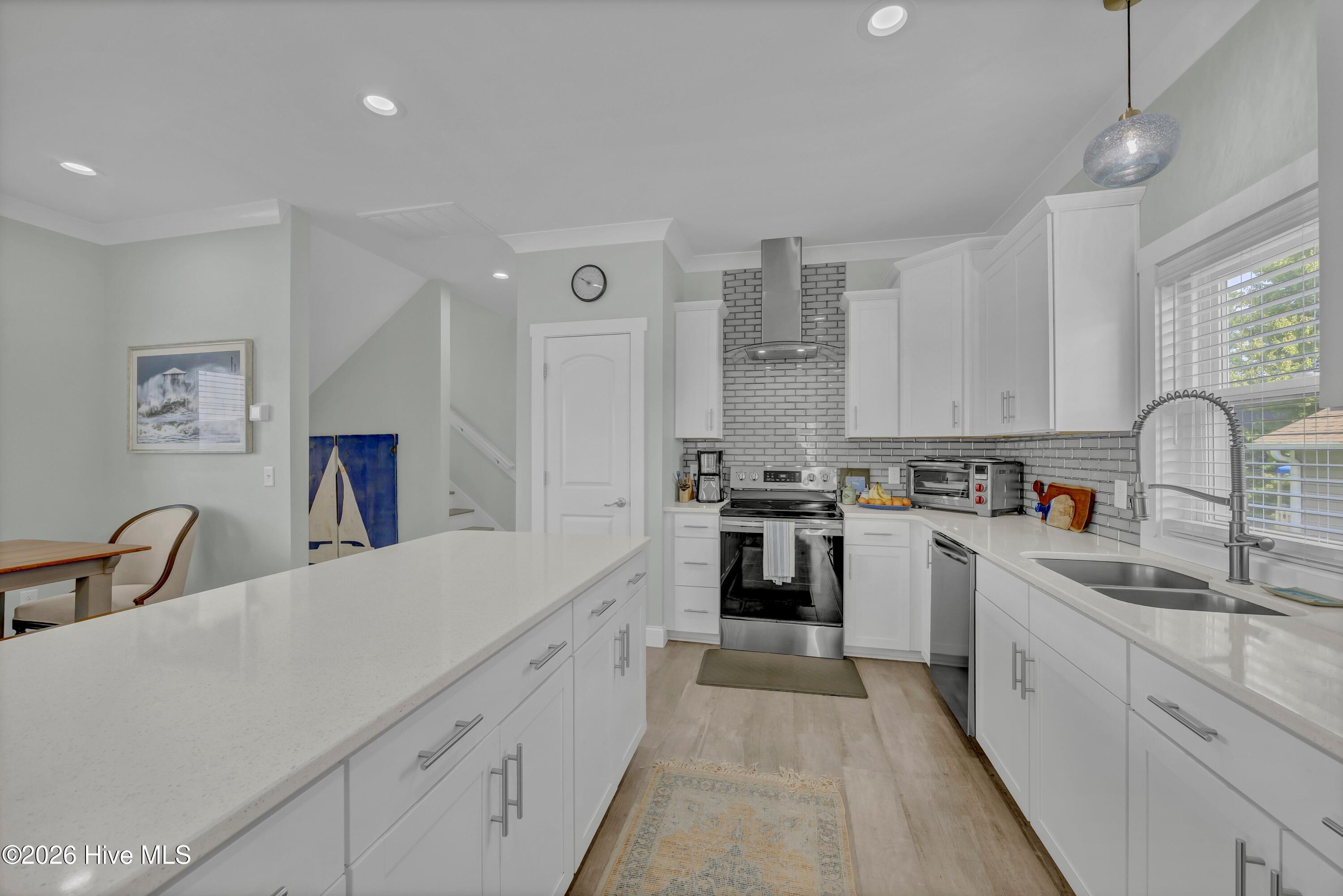 400 Sumter Avenue Property Photo 6