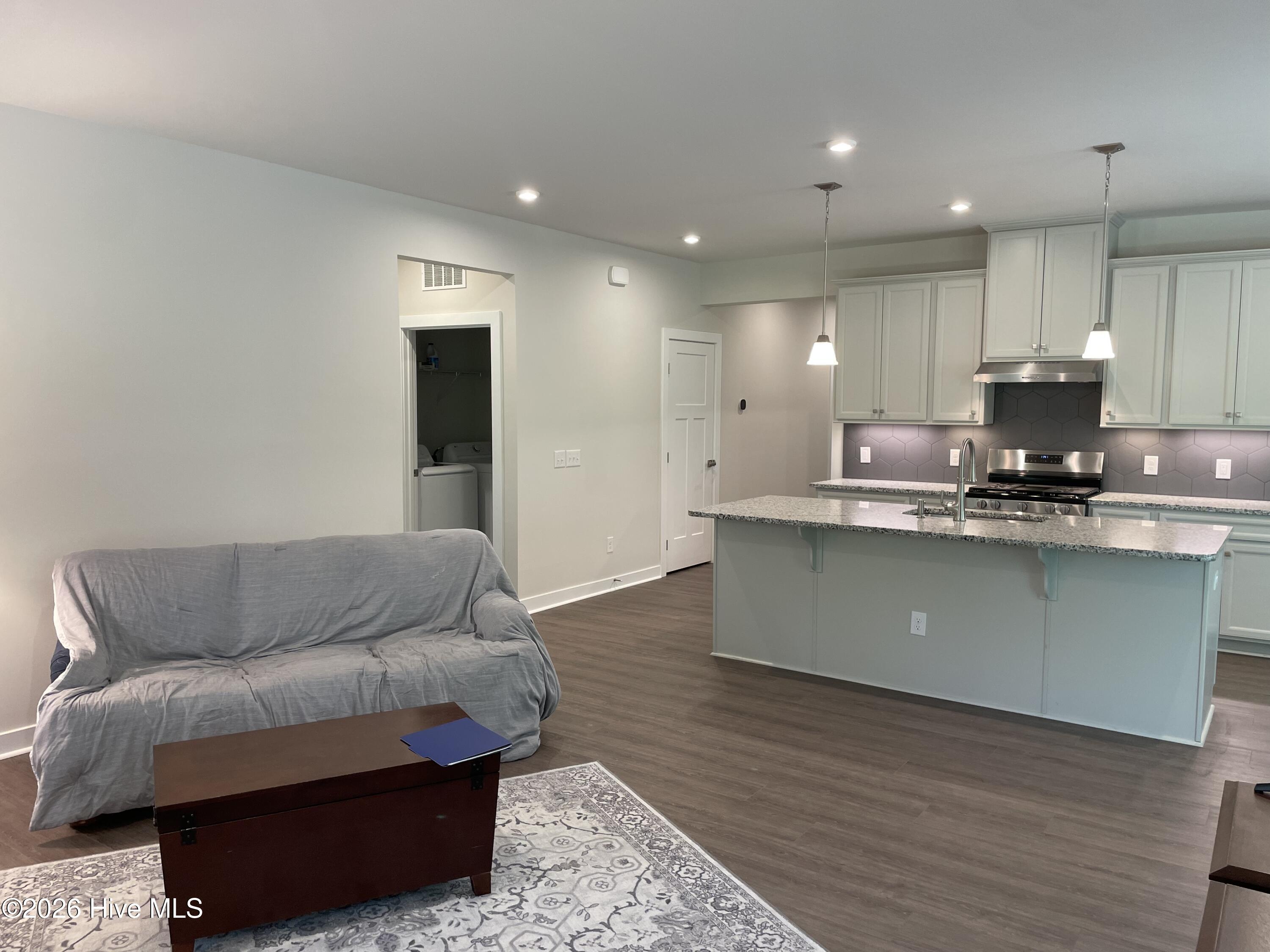 2116 Sounders Lane Ne Property Photo 4