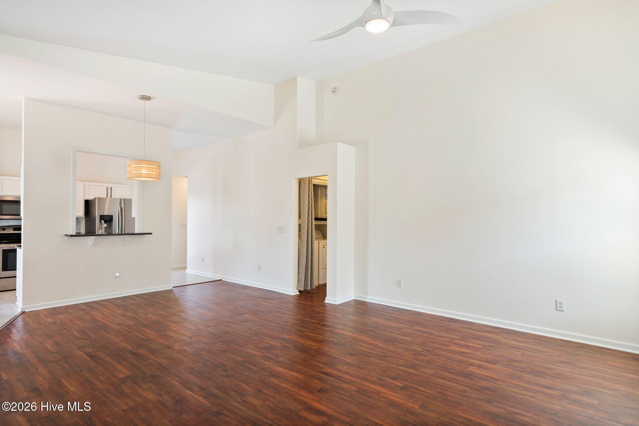 2218 Loblolly Court Property Photo 4