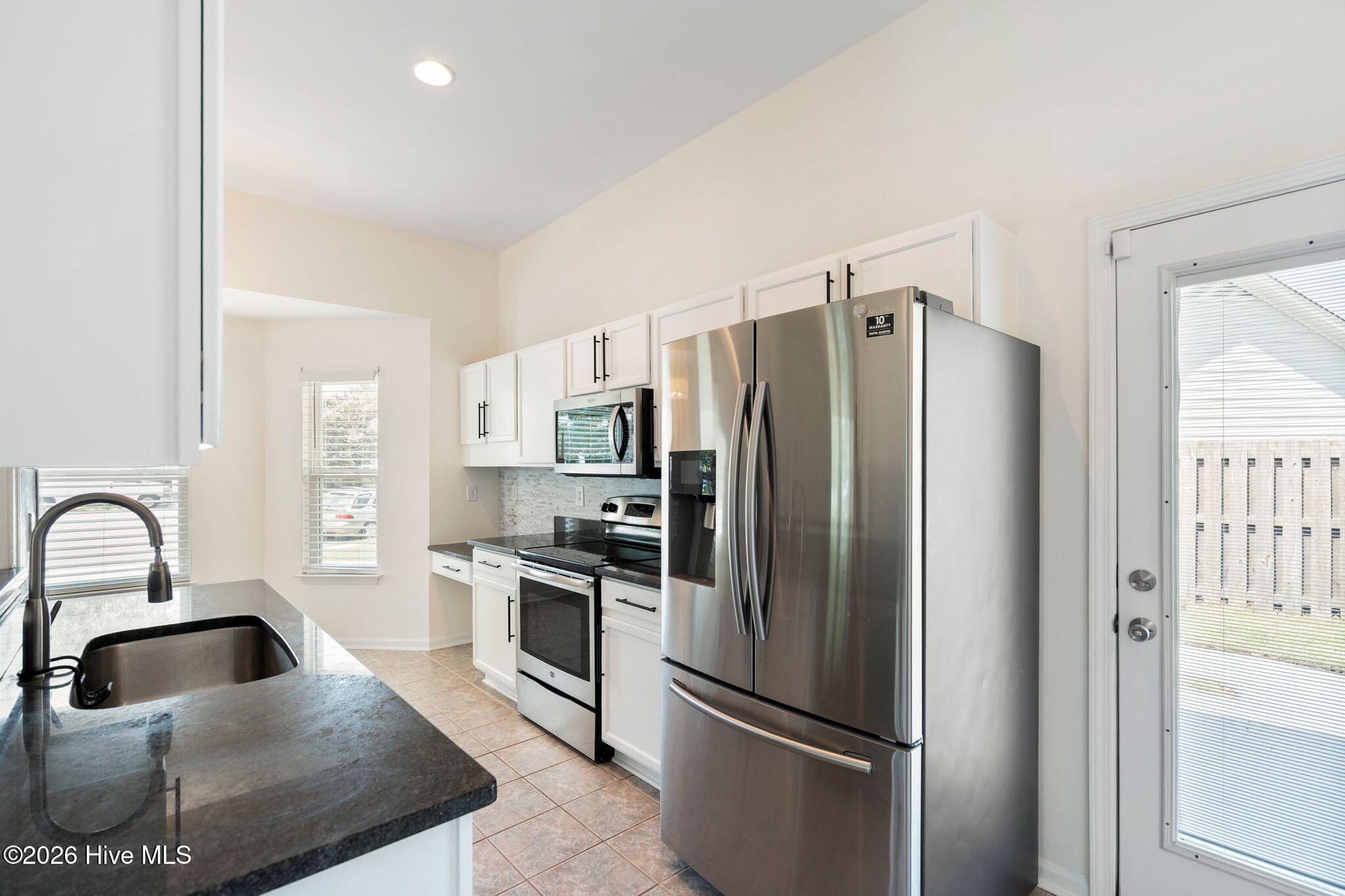 2218 Loblolly Court Property Photo 8