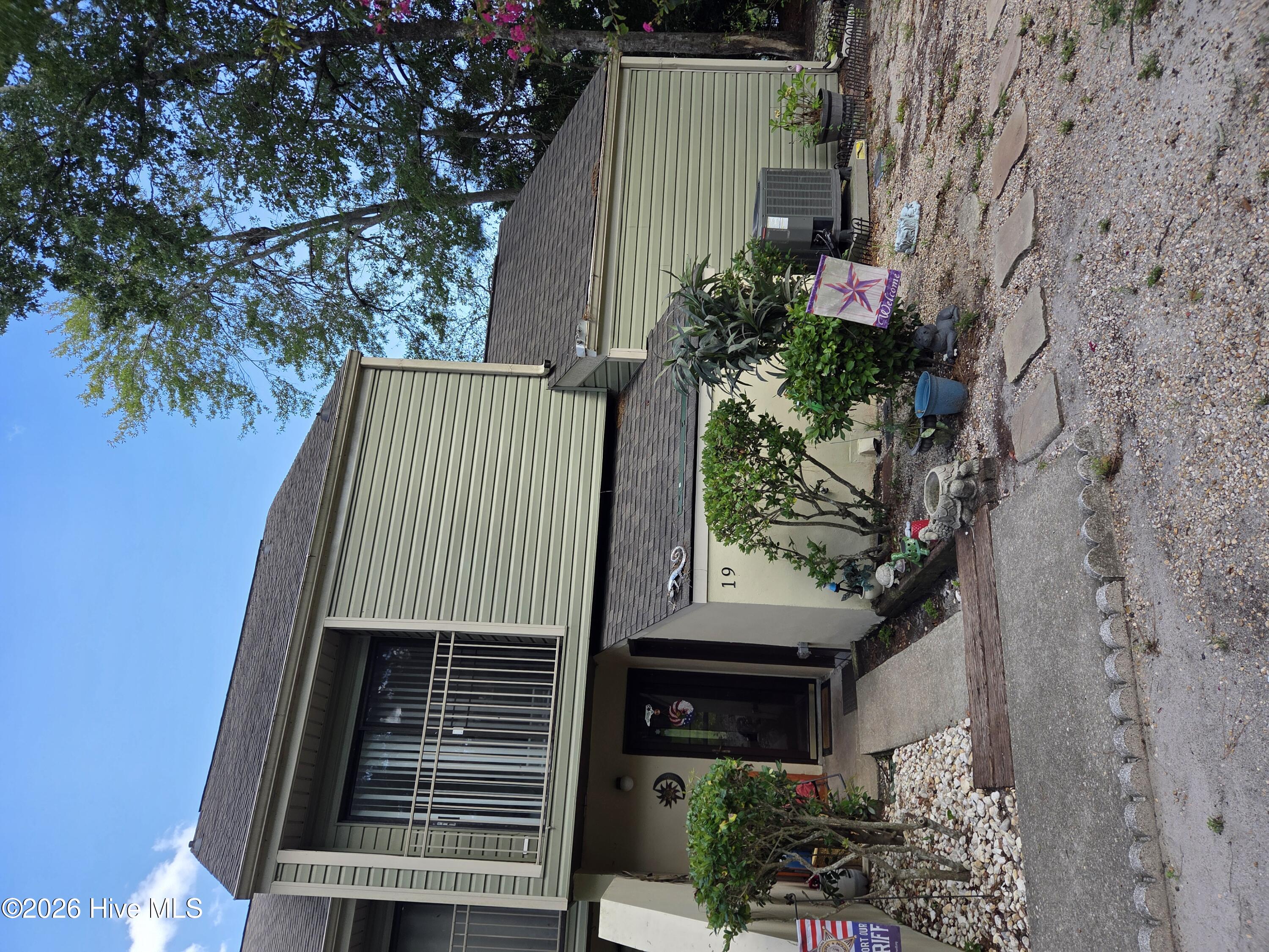 19 Gate 1 Property Photo 1