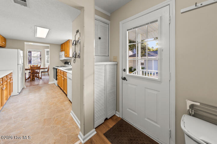 904 First Avenue Property Photo 54