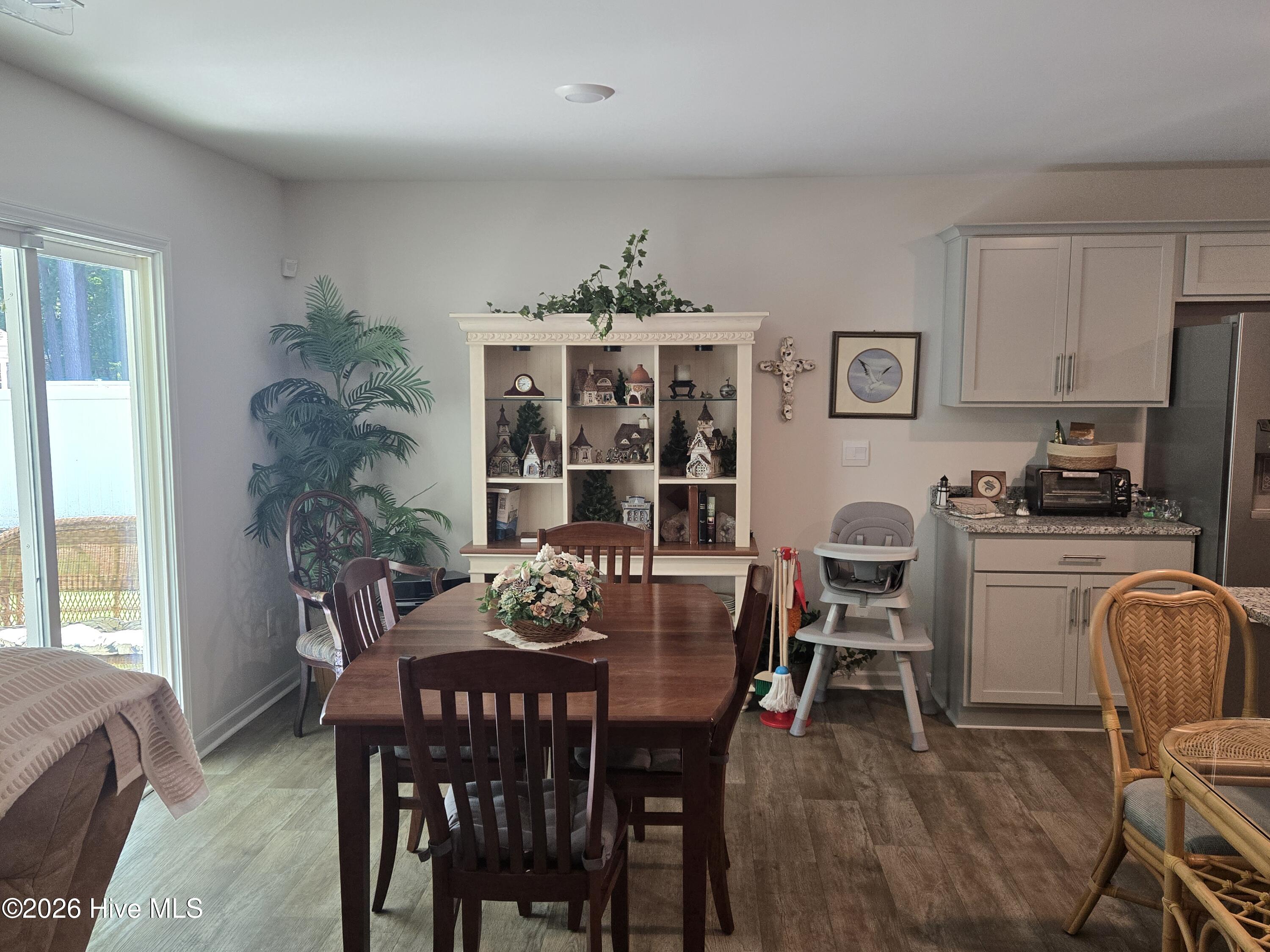 301 Stratton Place Property Photo 5