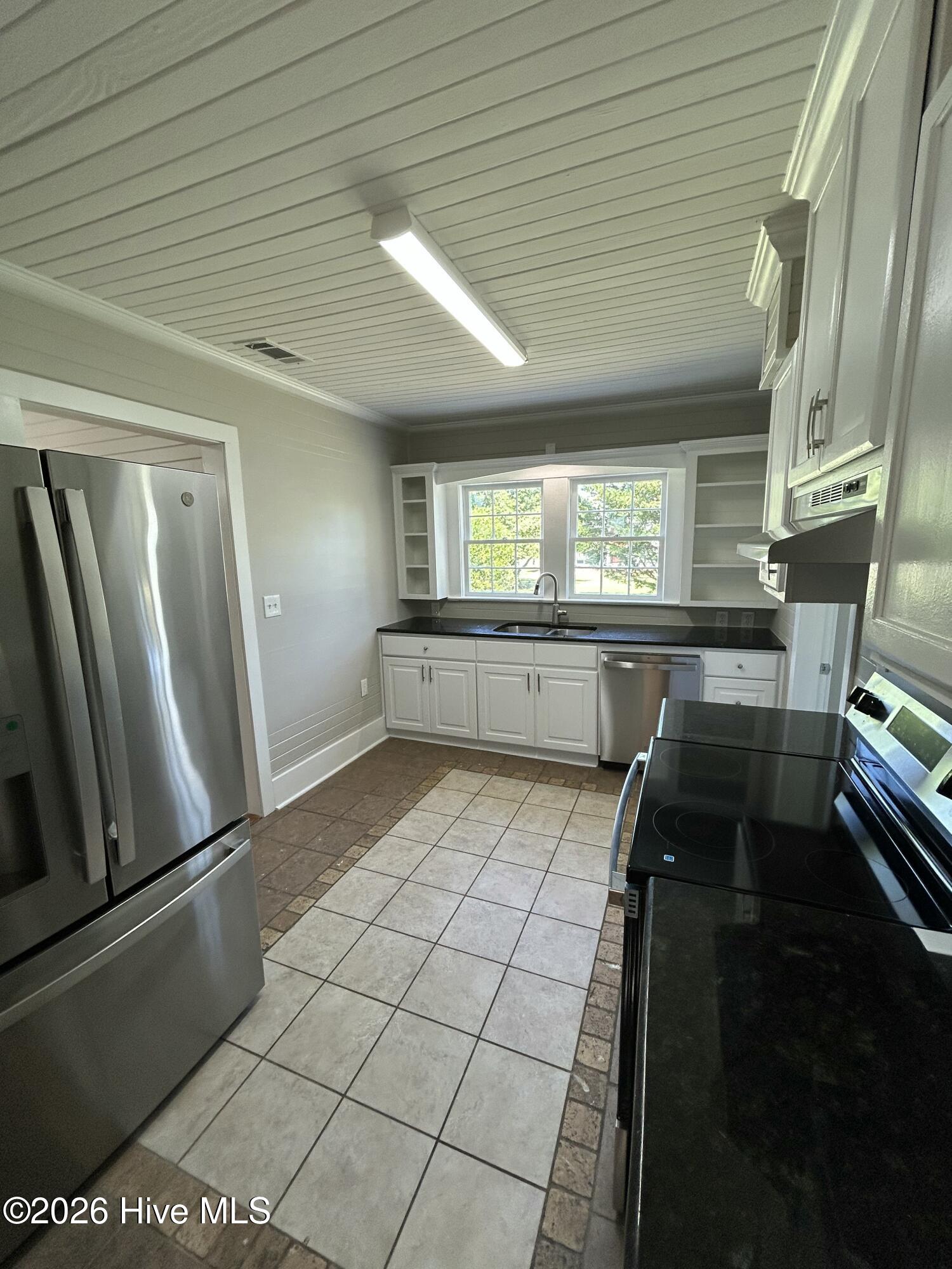 135 E Trippe Street Property Photo 14