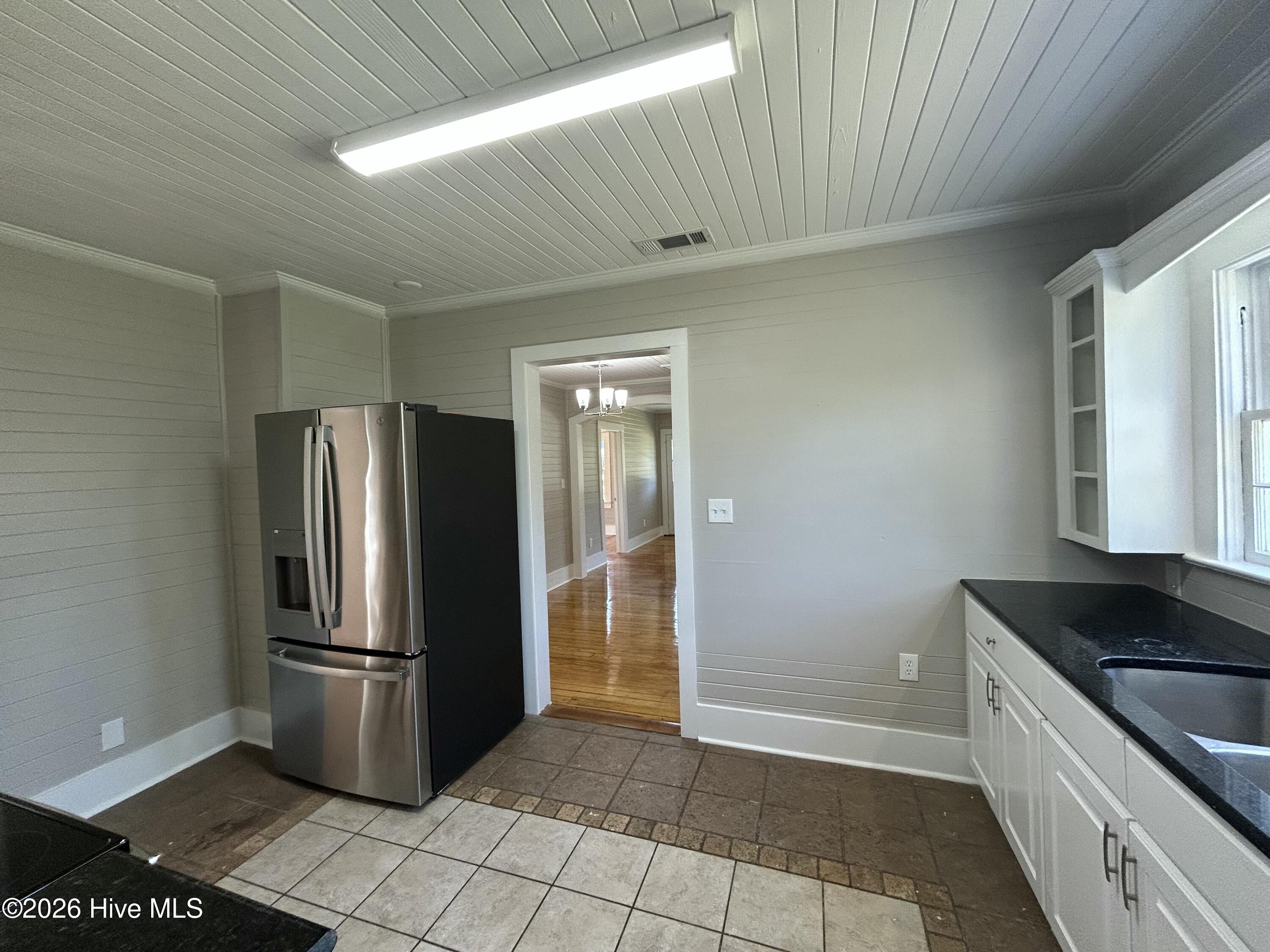135 E Trippe Street Property Photo 15