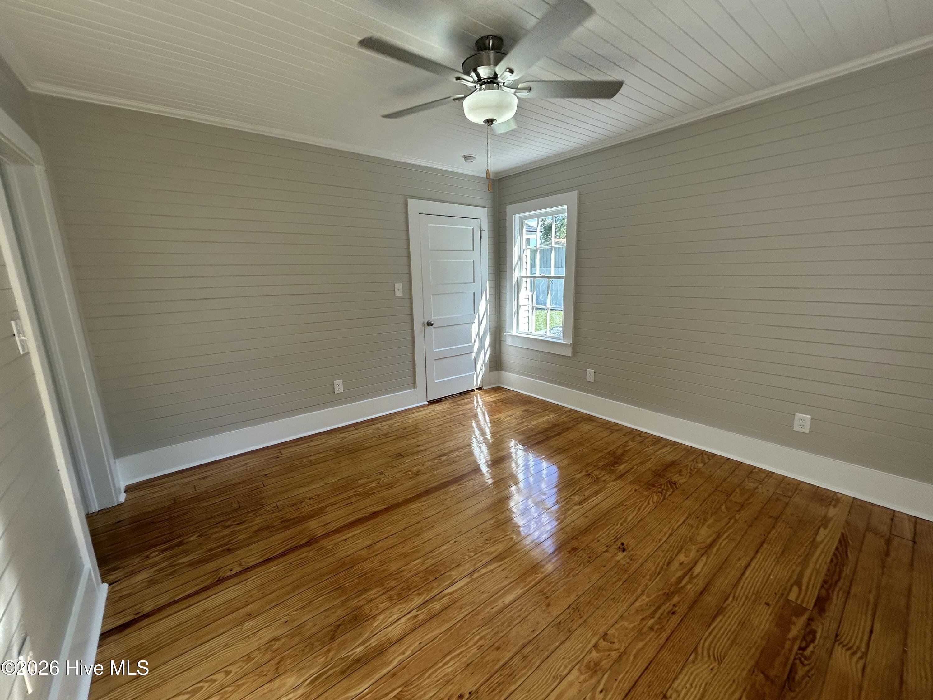 135 E Trippe Street Property Photo 18