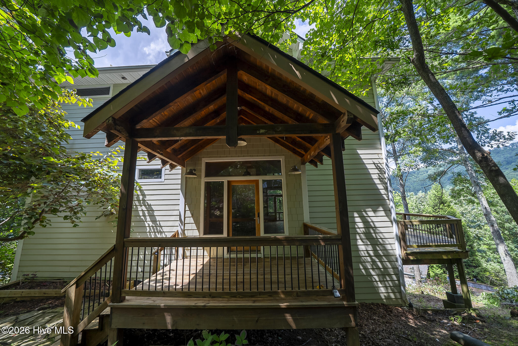 63 Snowbird Trail Property Photo 4