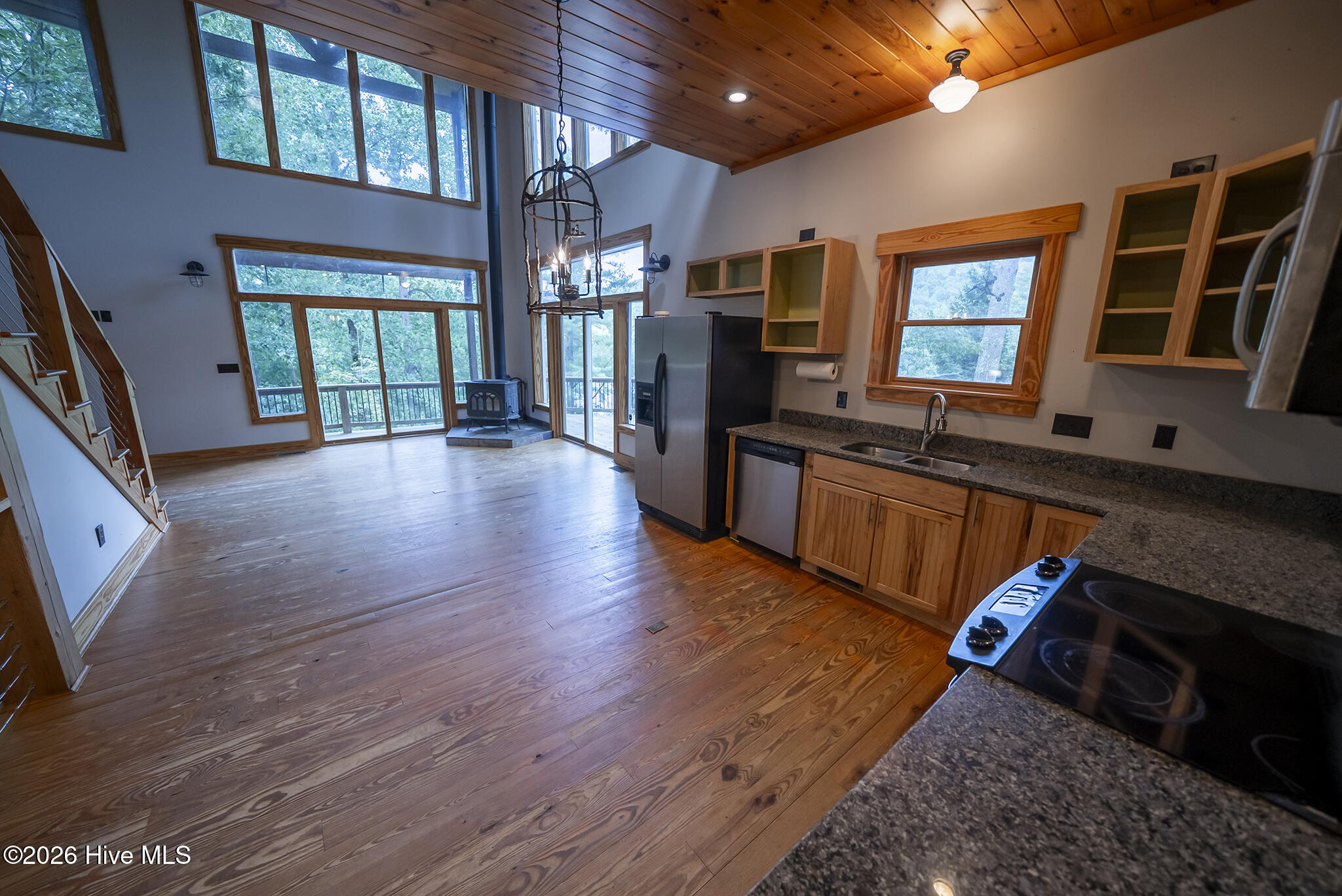 63 Snowbird Trail Property Photo 8