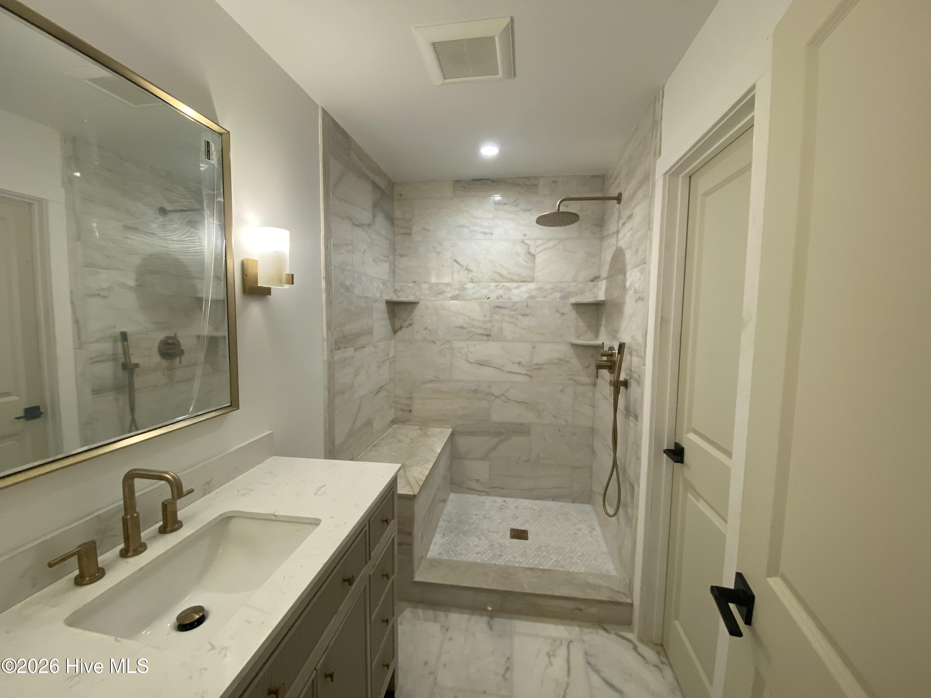 1 Red Bay Court Property Photo 10