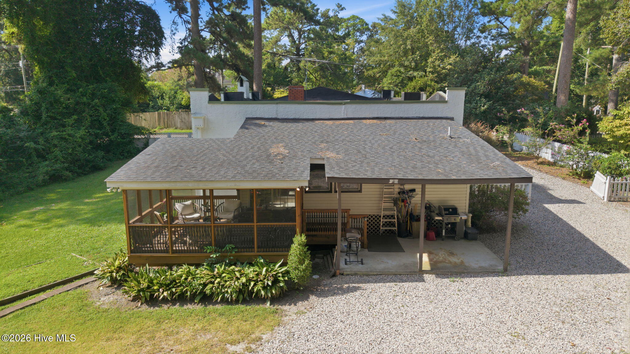 220 River Road Property Photo 9