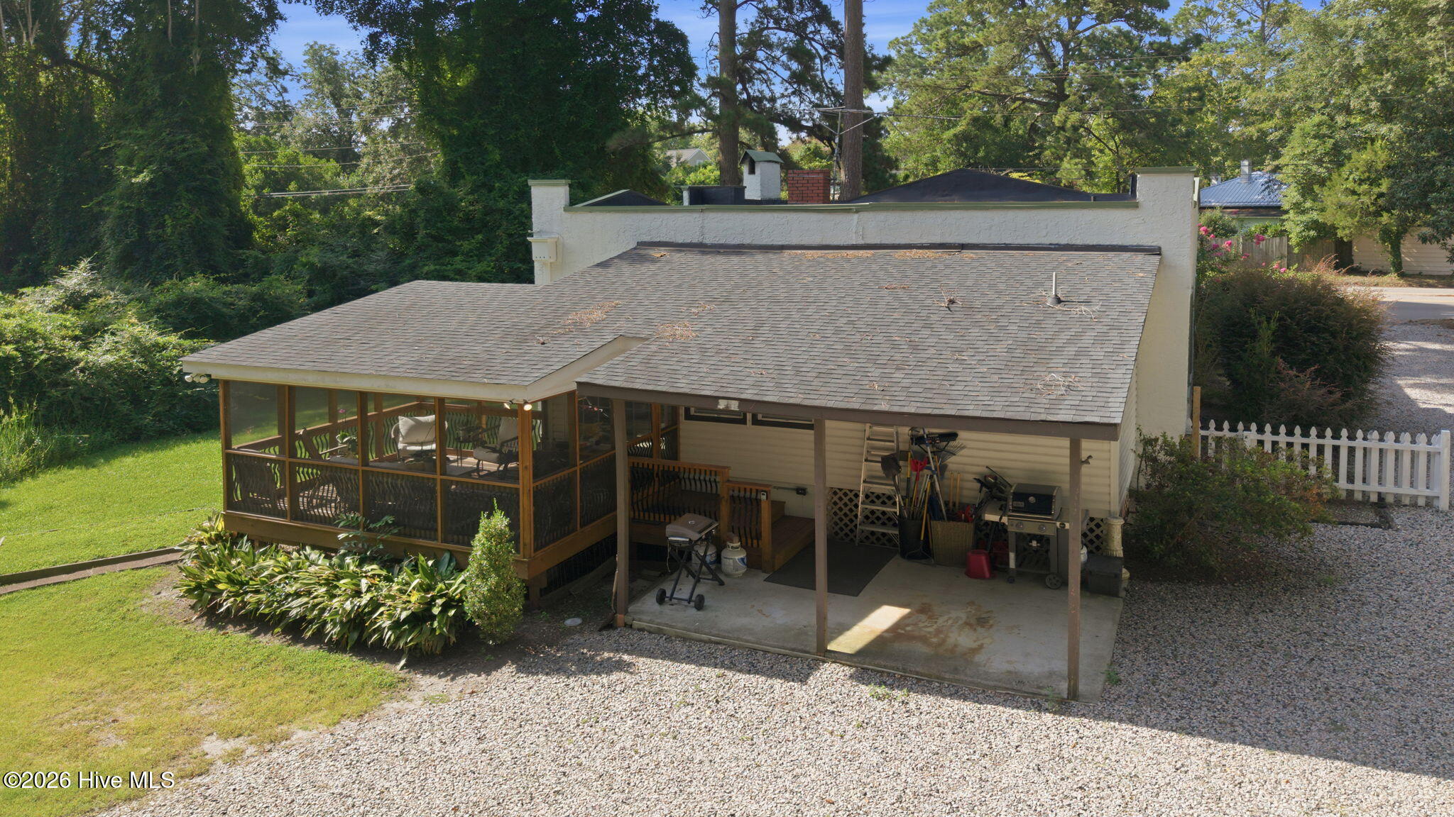 220 River Road Property Photo 10