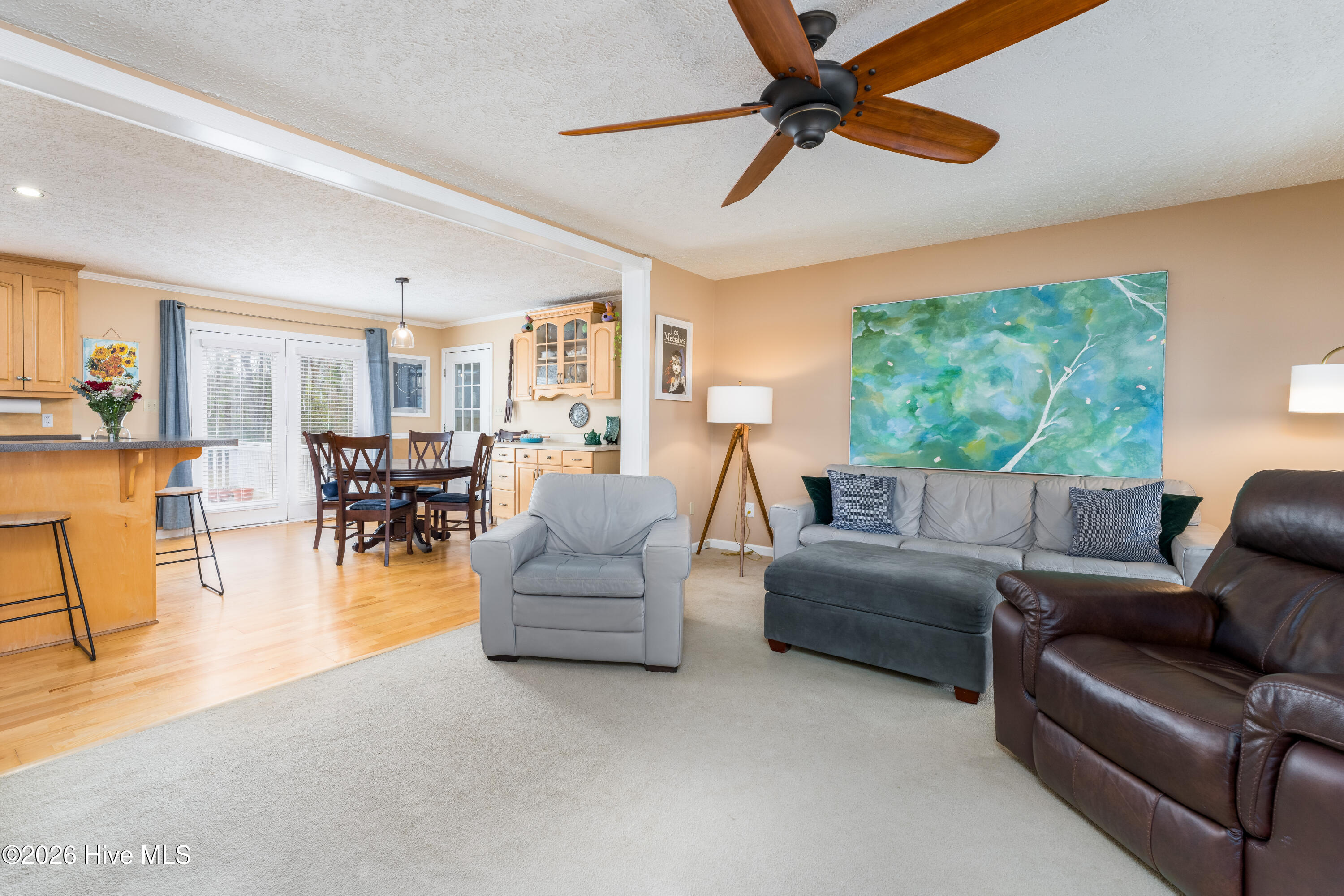 121 E Pointe Road Property Photo 2