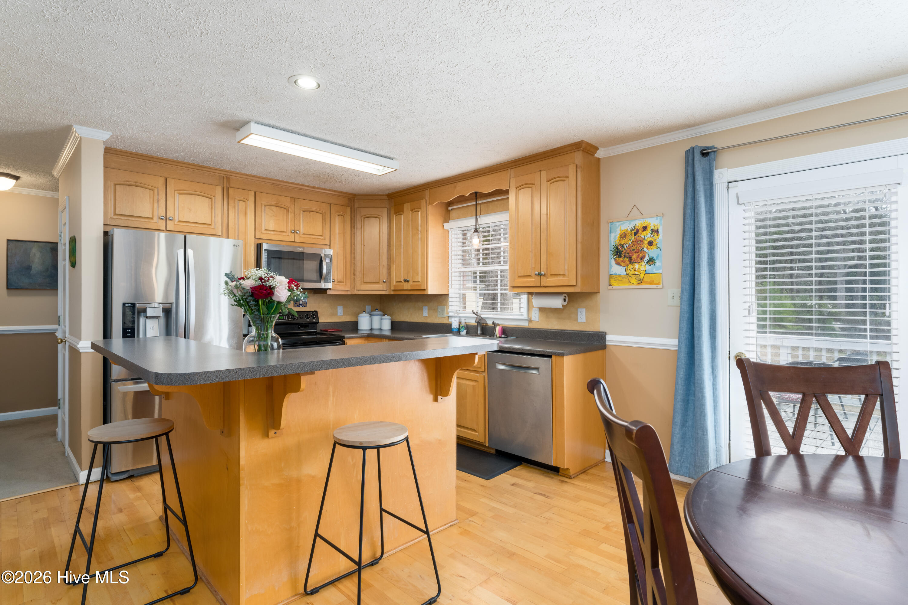 121 E Pointe Road Property Photo 8