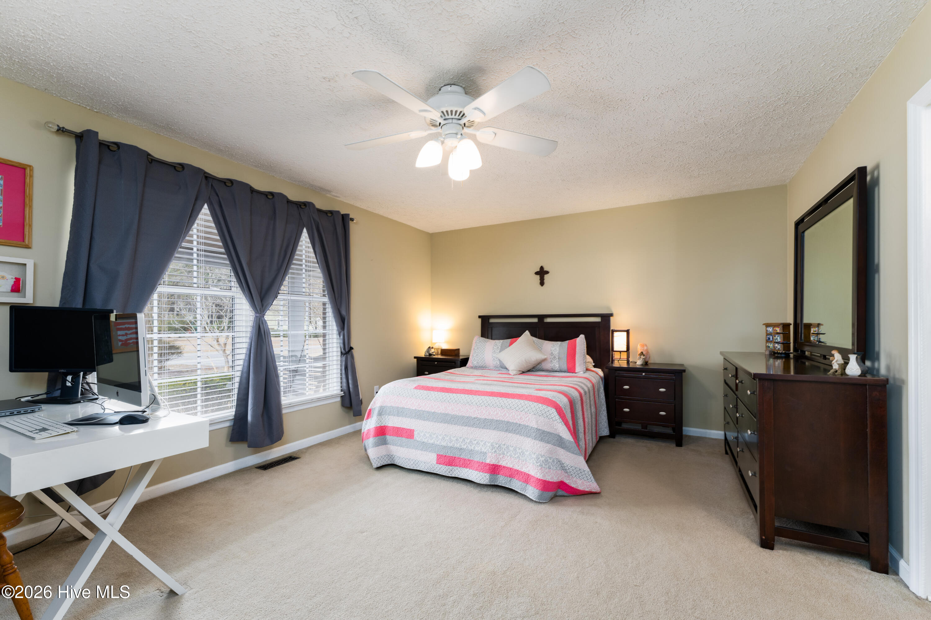 121 E Pointe Road Property Photo 10