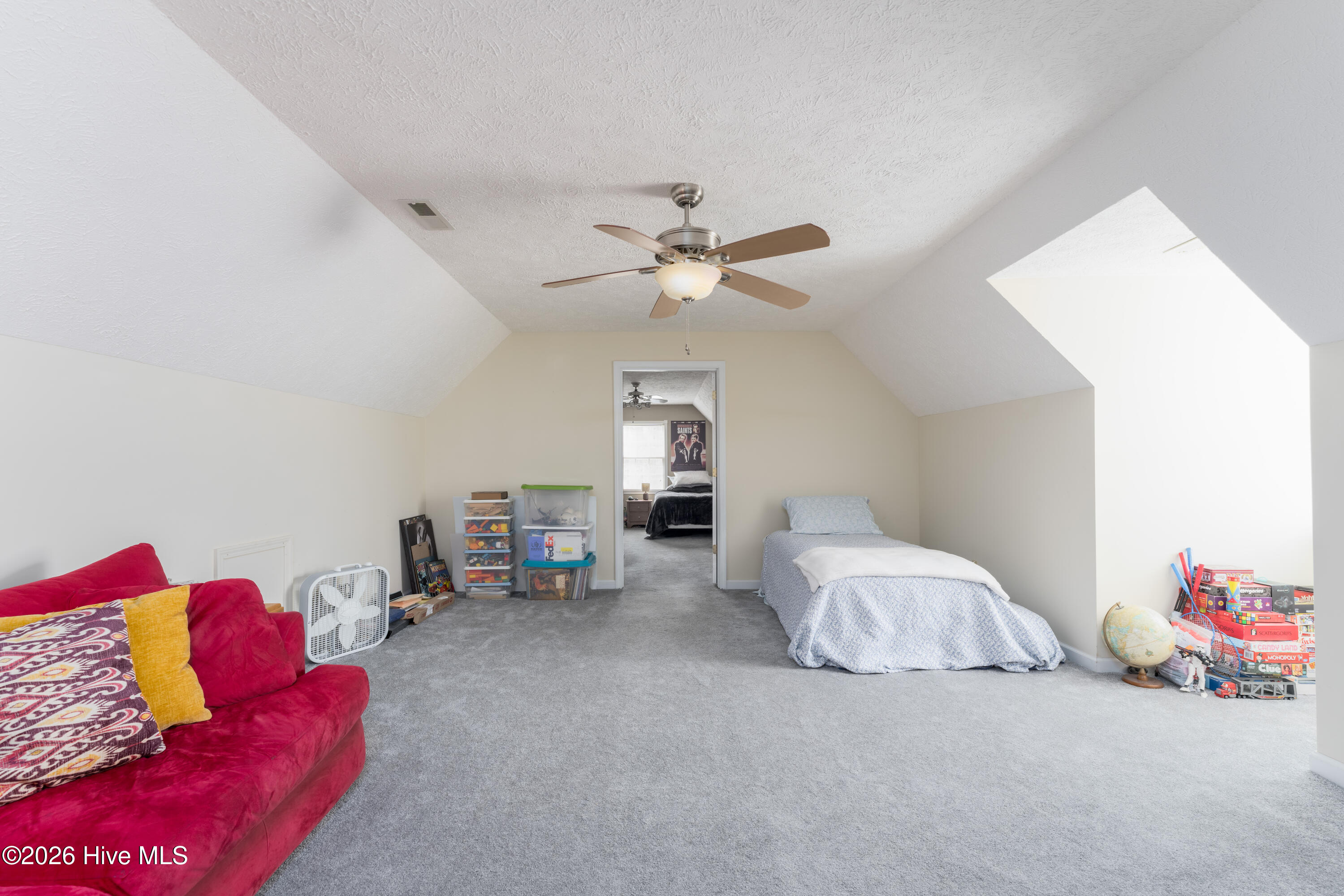 121 E Pointe Road Property Photo 15