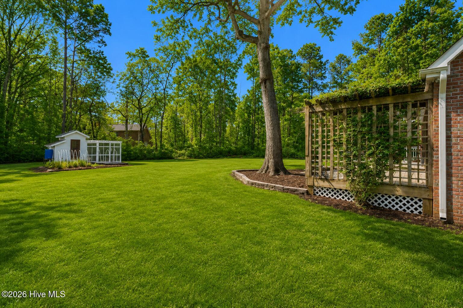 121 E Pointe Road Property Photo 21