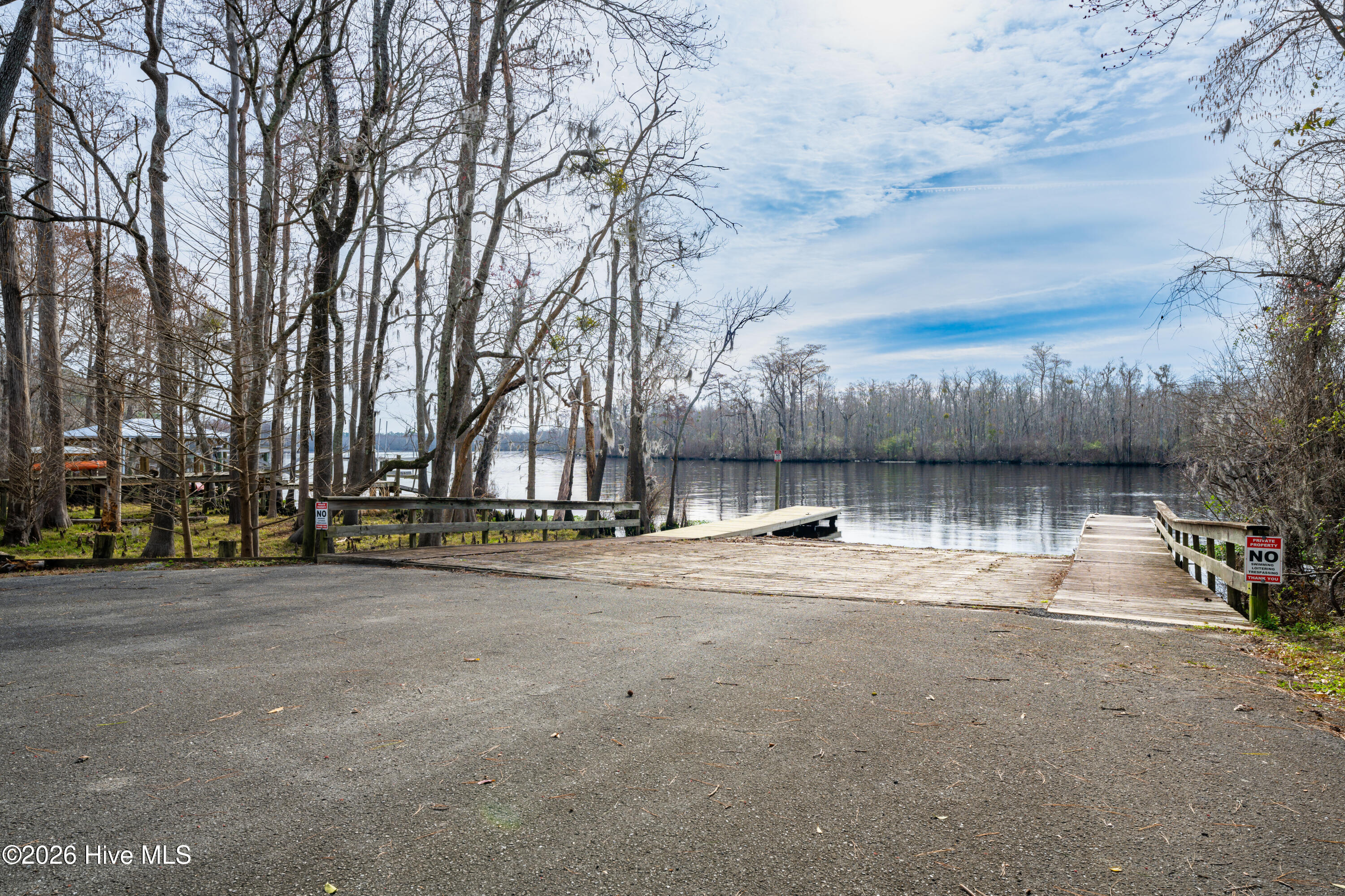 121 E Pointe Road Property Photo 27