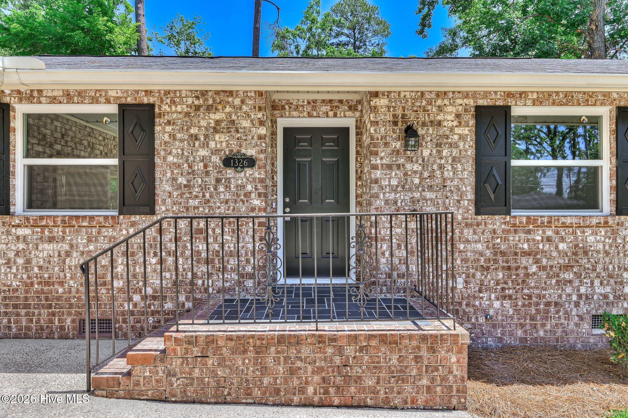 1326 Martinique Drive Property Photo 4