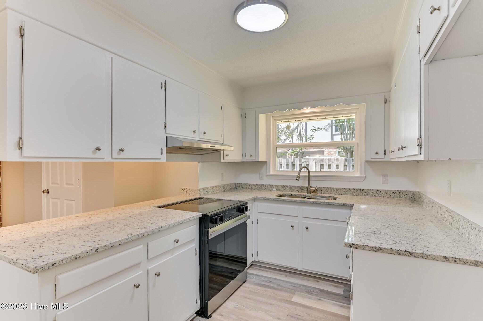 1326 Martinique Drive Property Photo 11