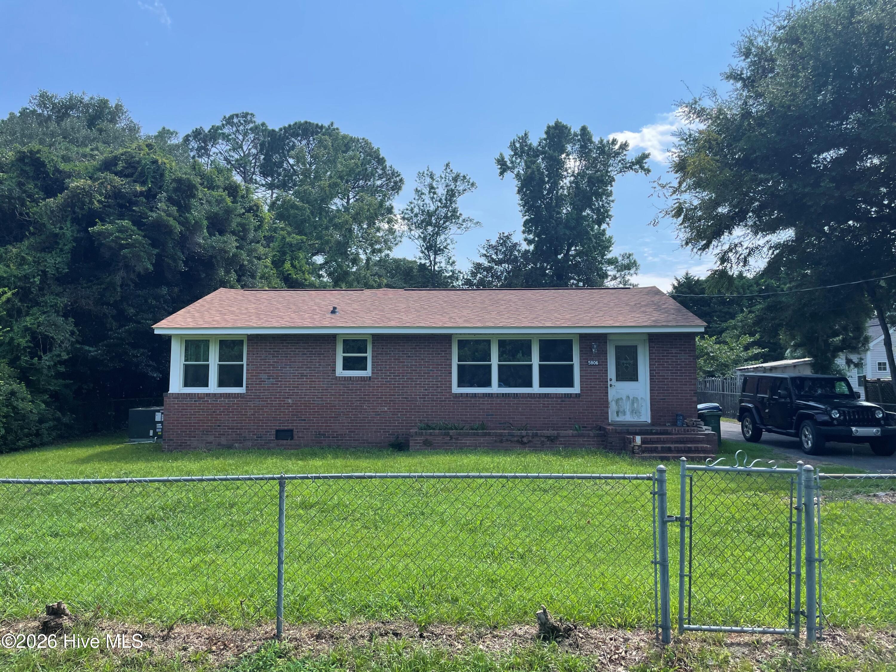 5806 Roseland Drive Property Photo 1