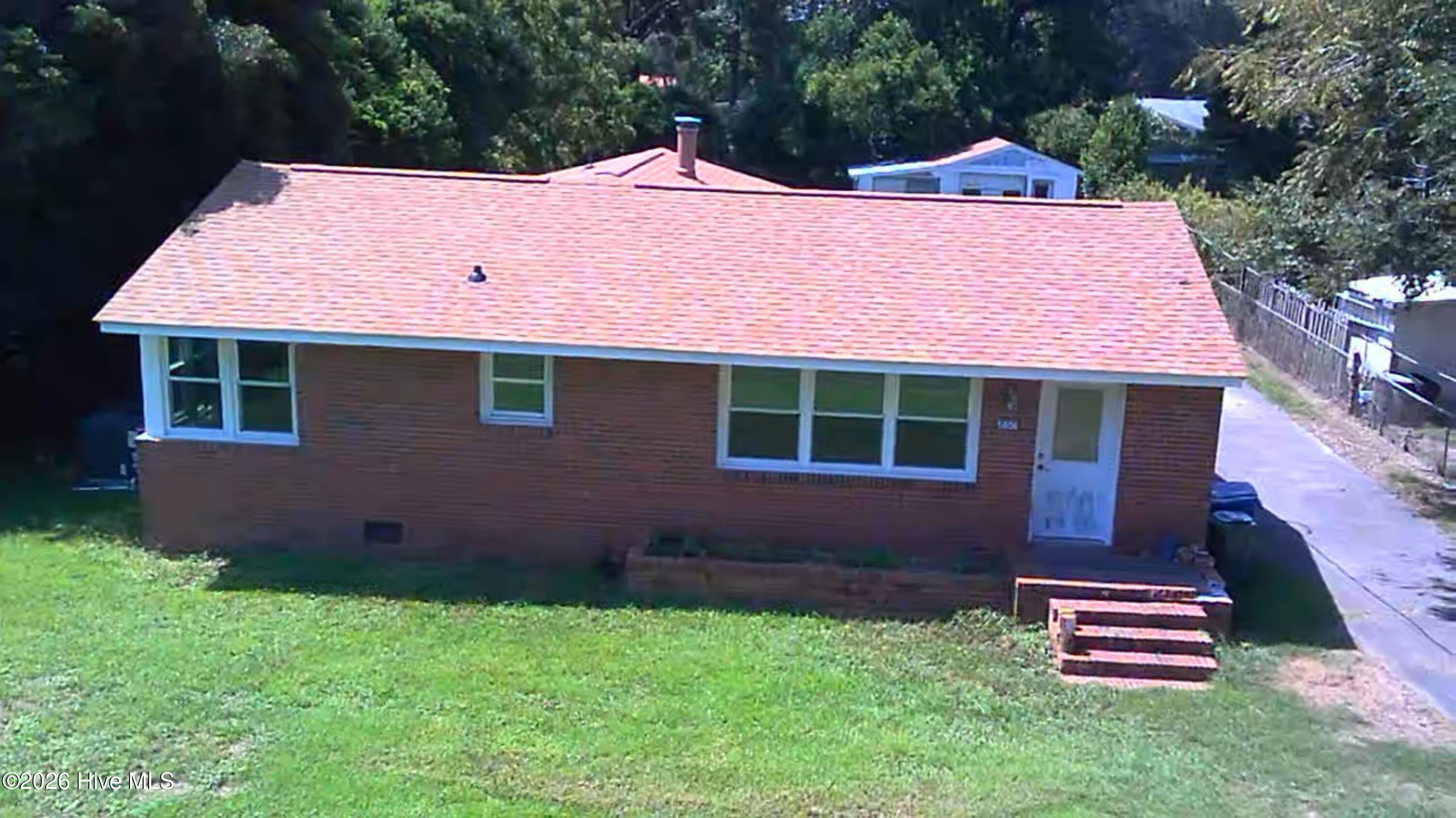 5806 Roseland Drive Property Photo 3