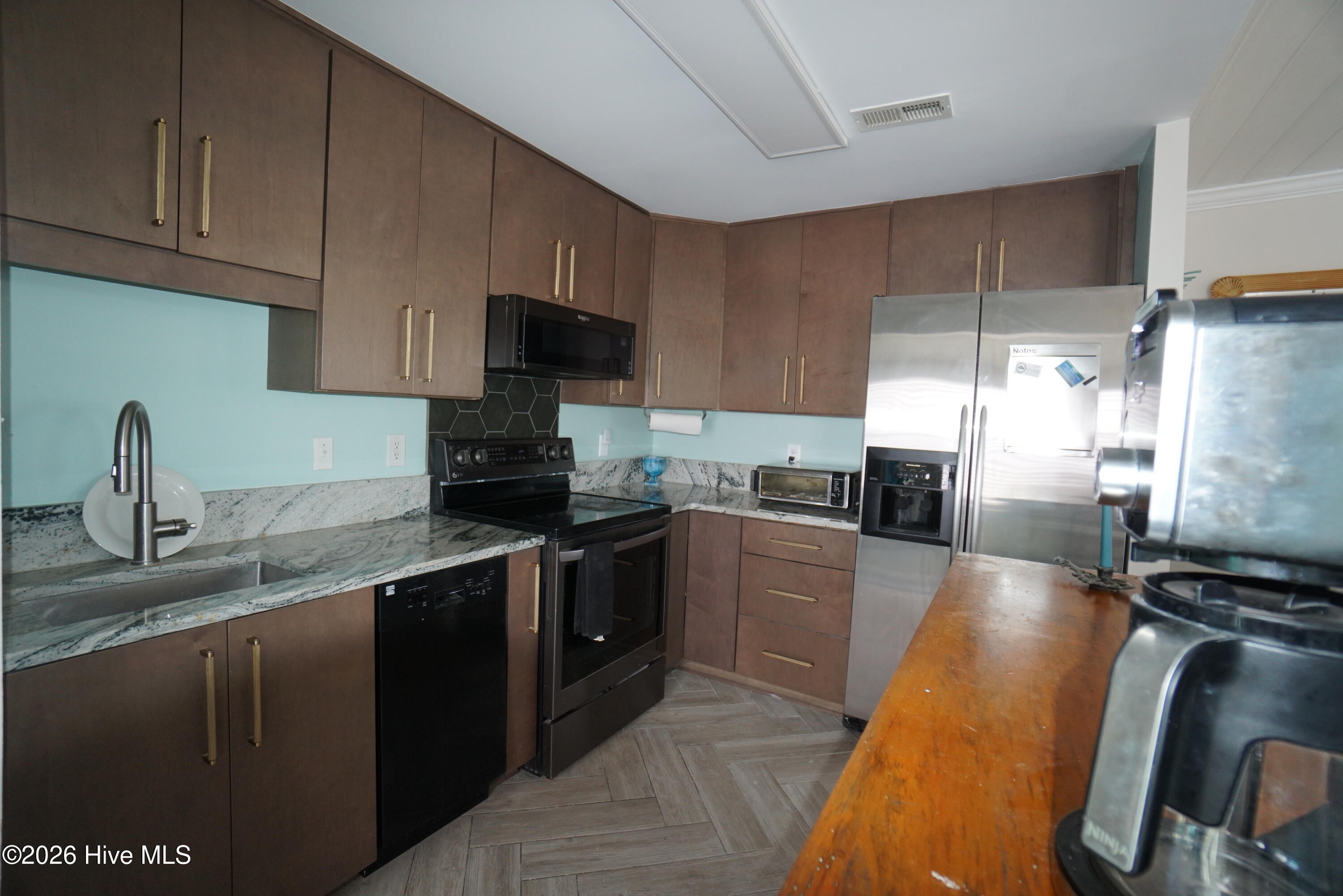 311 W Atlantic Boulevard Property Photo 7