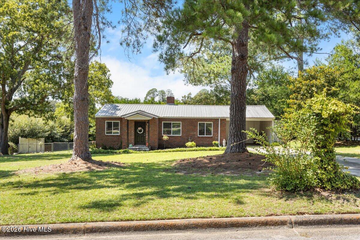 1838 Courtney Drive Property Photo 1