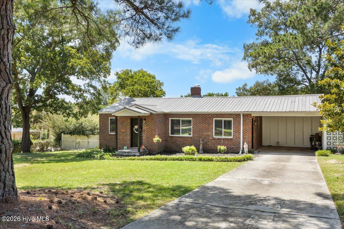 1838 Courtney Drive Property Photo 3