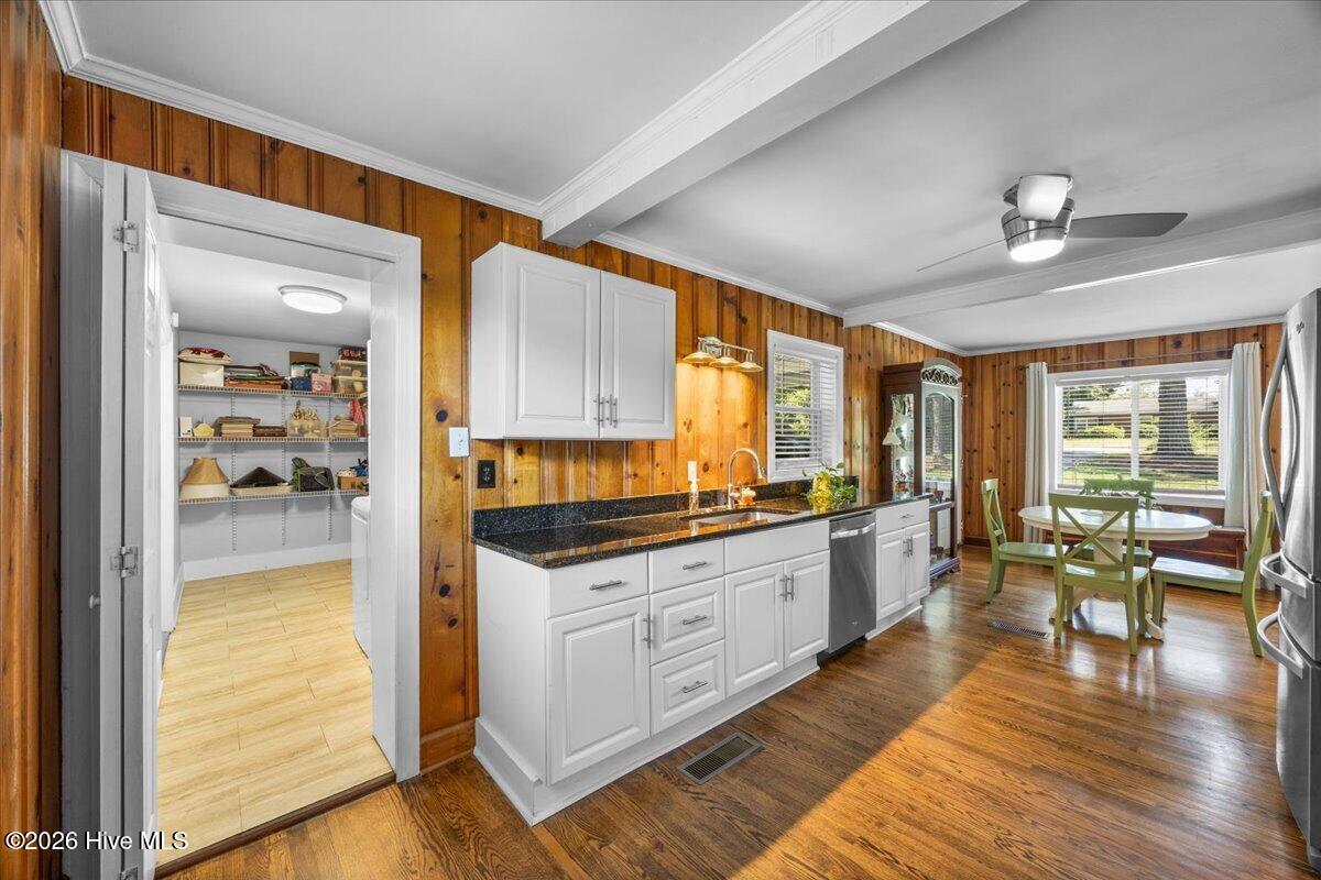 1838 Courtney Drive Property Photo 12
