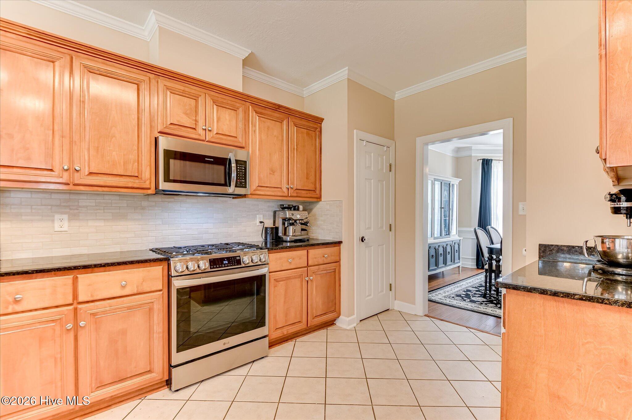 335 Barnsley Drive Property Photo 18