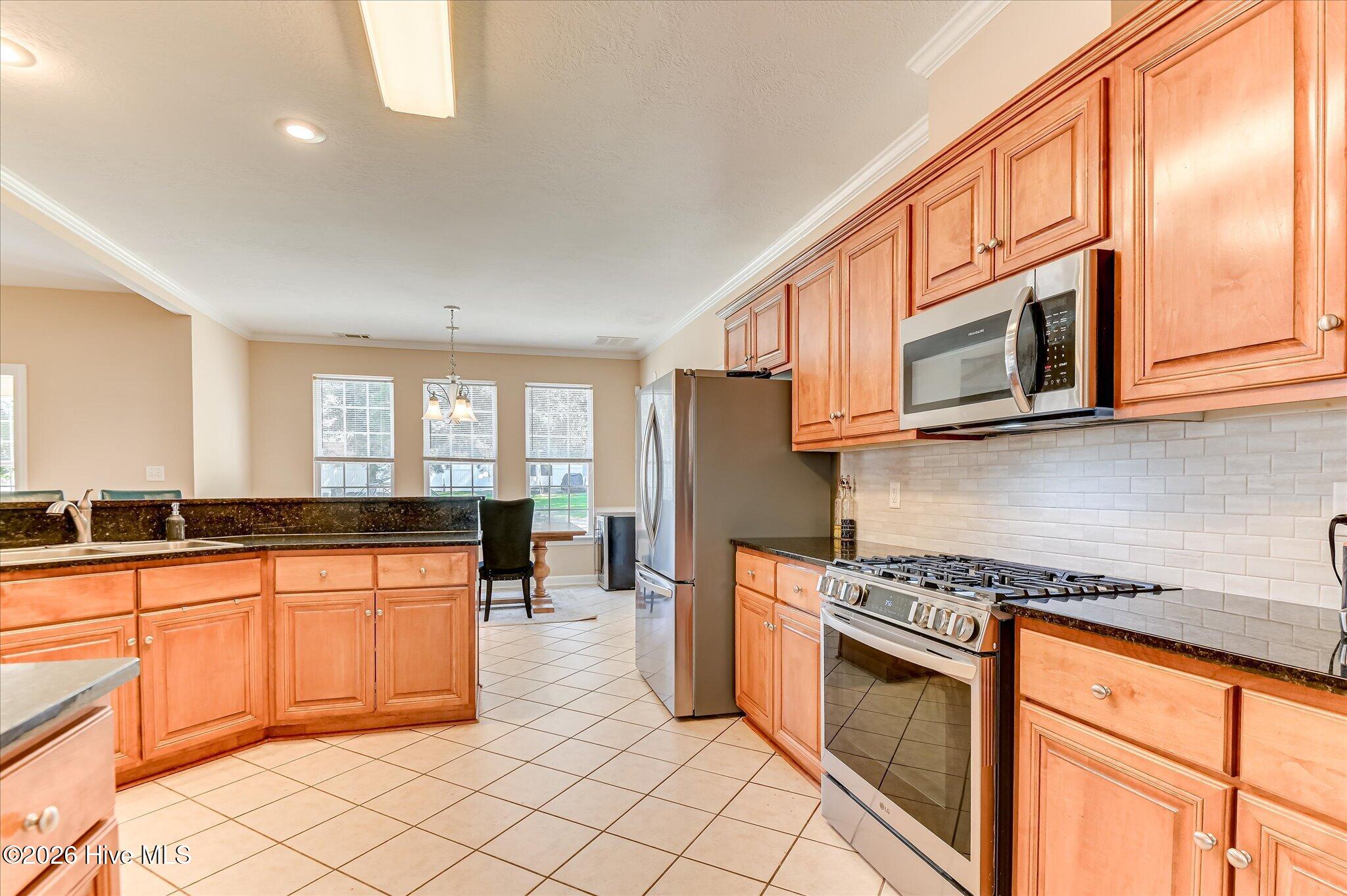 335 Barnsley Drive Property Photo 19