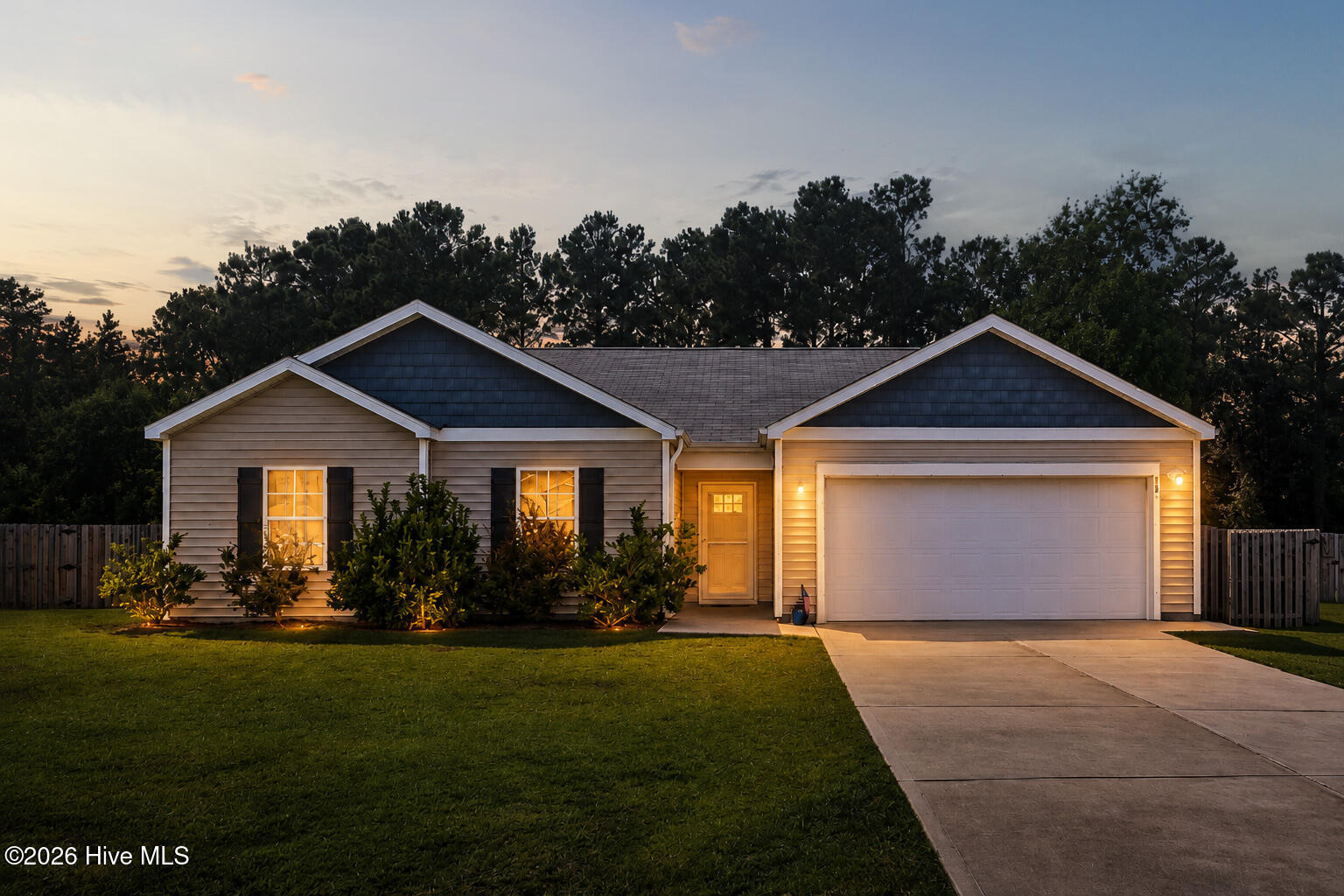 19 Evian Court Property Photo 2