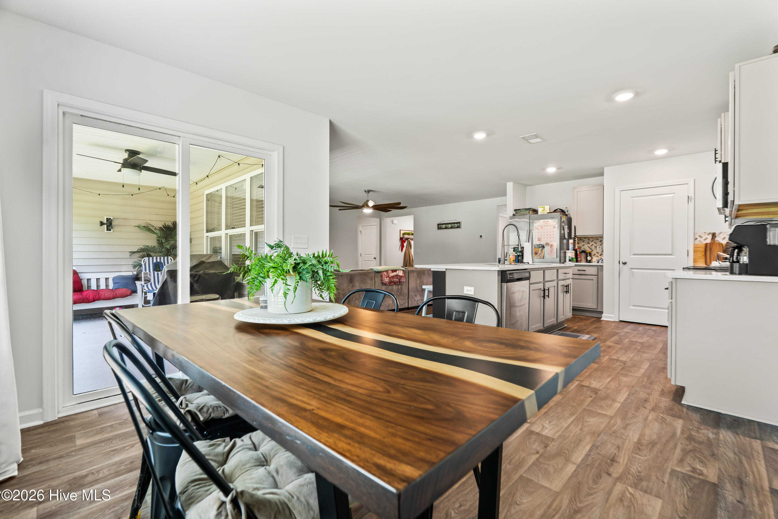 19 Evian Court Property Photo 17
