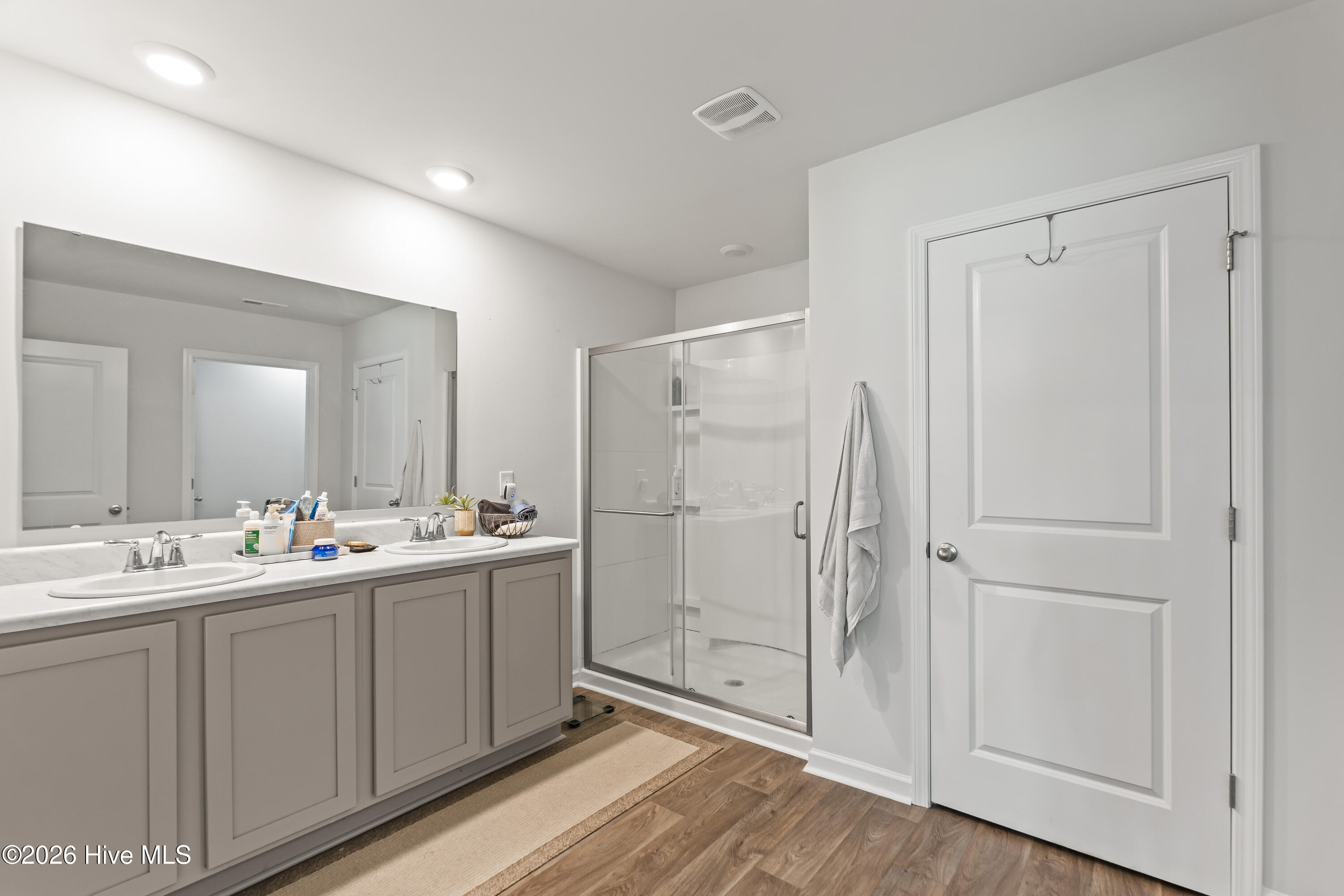 19 Evian Court Property Photo 20